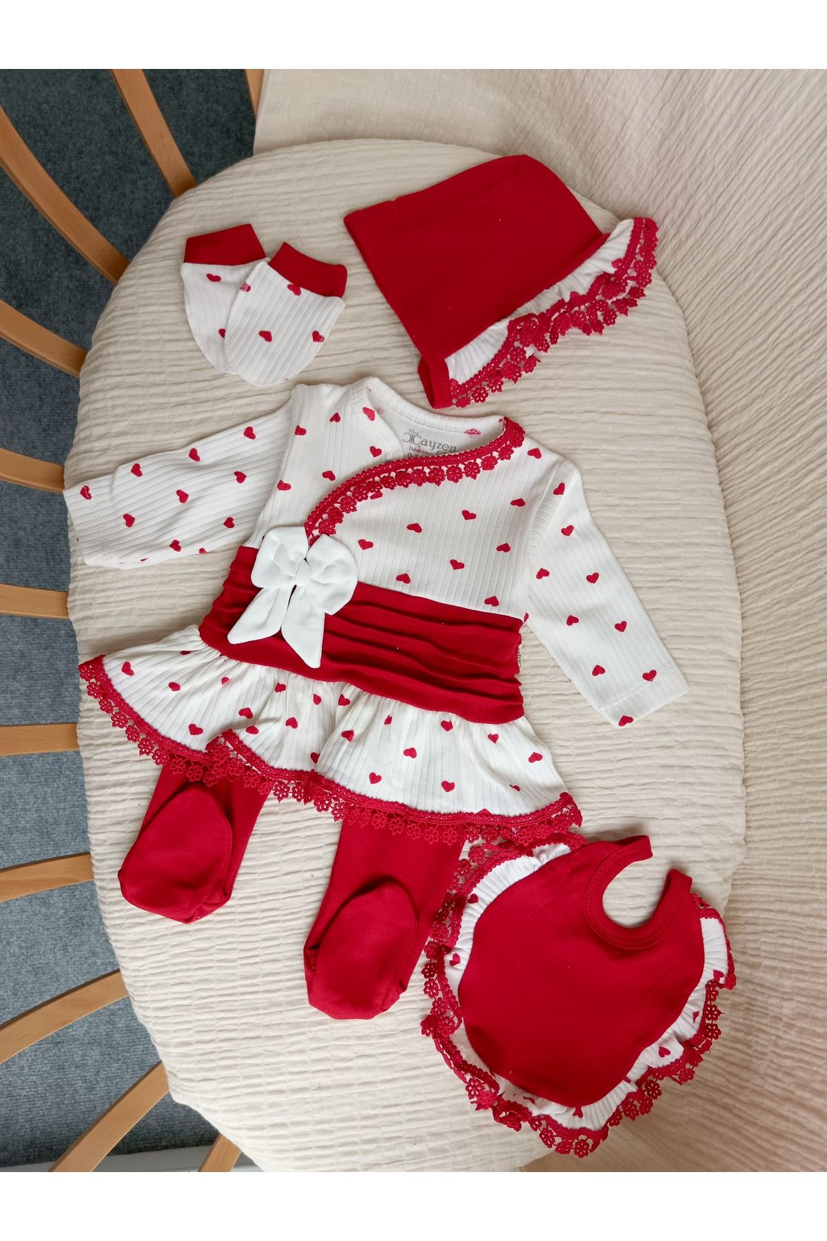 Babystasarım Perla Kırmızı Kalpli Dantelli 5li Hastane Çıkışı Set