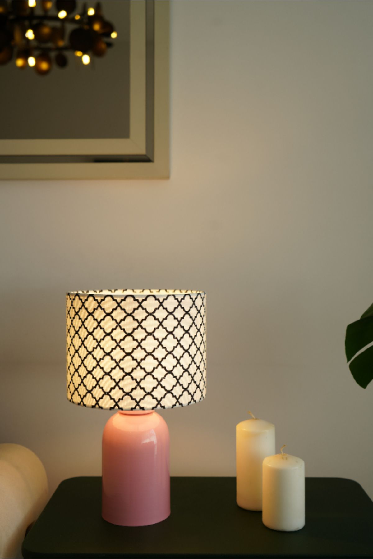 retro home design Pembe Ayaklı Siyah Detaylı Baskı Kumaş Şapkalı Şık Yatak Odası Salon Abajur Özel Modern