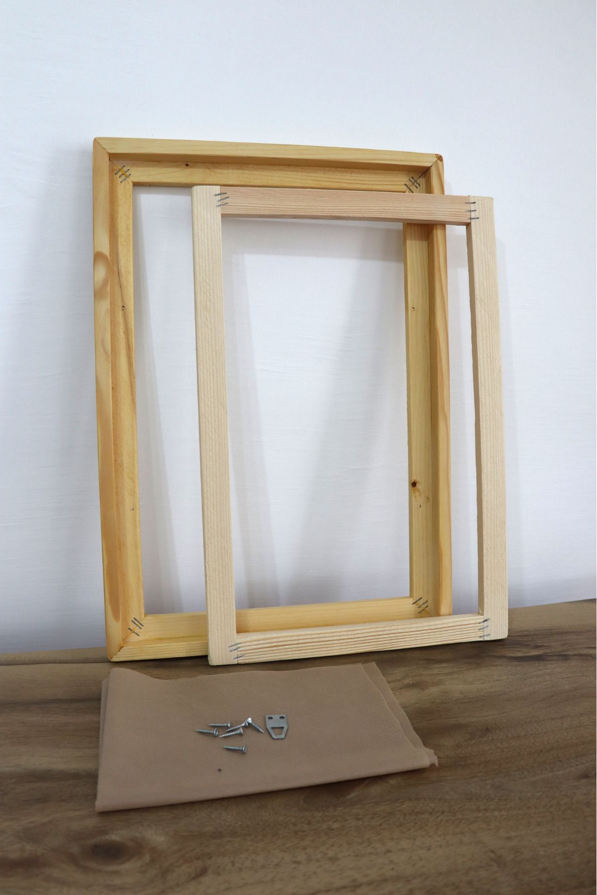 AKSU SANAT Doğal Ahşap TUVAL ÇERÇEVESİ + TUVAL ÇITASI + TELA + ÇERÇEVE ASKISI + VİDALAR (50x70 cm)
