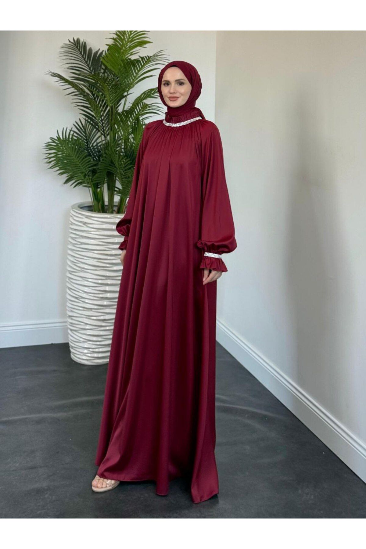 mahira collection Yaka Kol Taşlı Saten Abiye Elbise