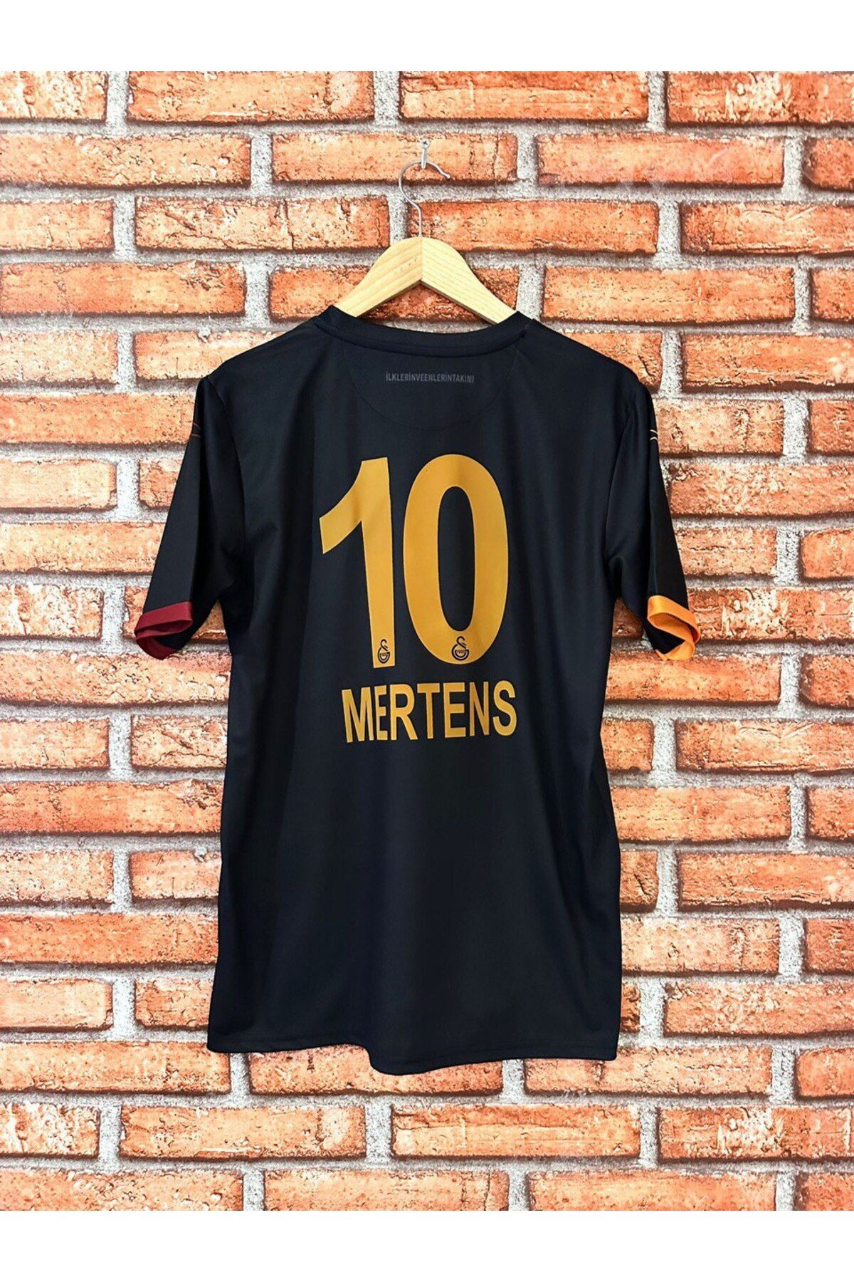FAMİLYSTAN 5 Yıldızlı G l tasar y 2024/25 MERTENS 10 Special Siyah Forması Yetişkin