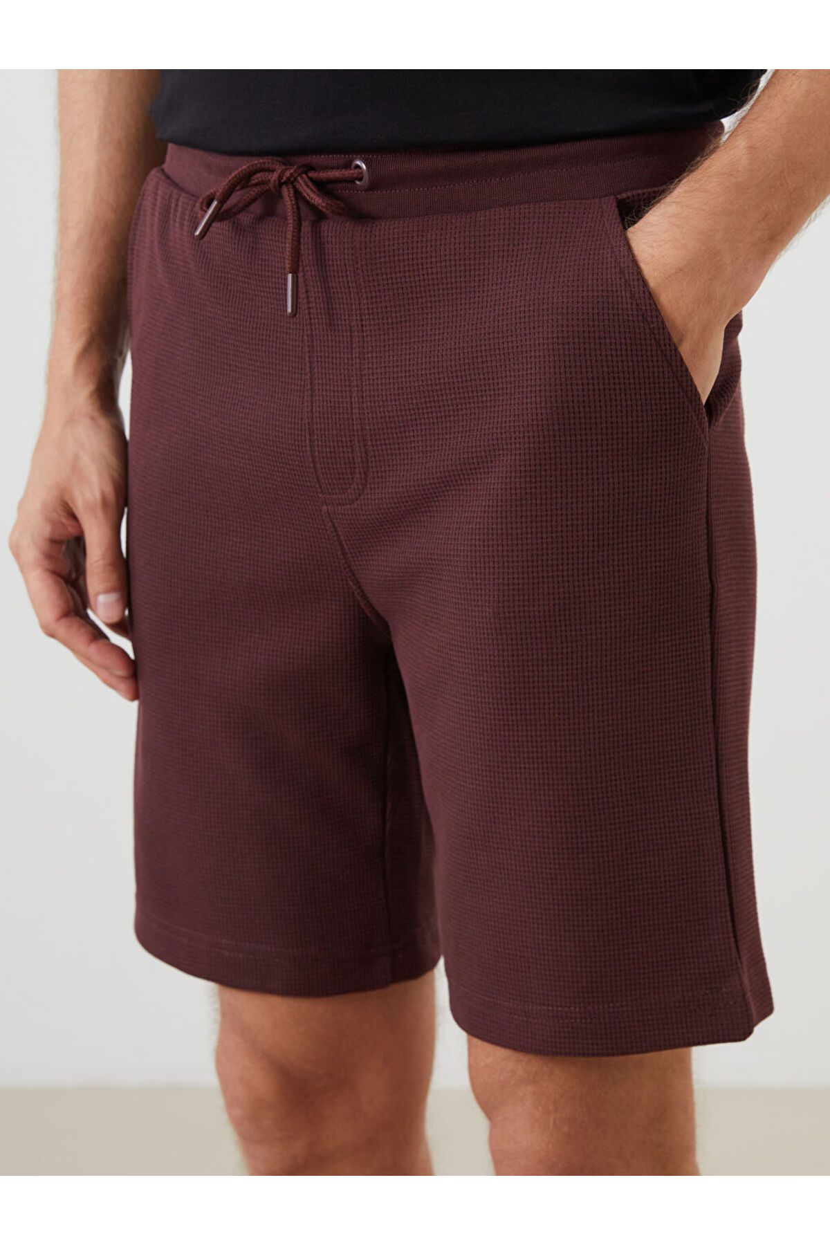 LC Waikiki-Create Your Style from Uzg Store |   Standard Fit Men's Shorts 4