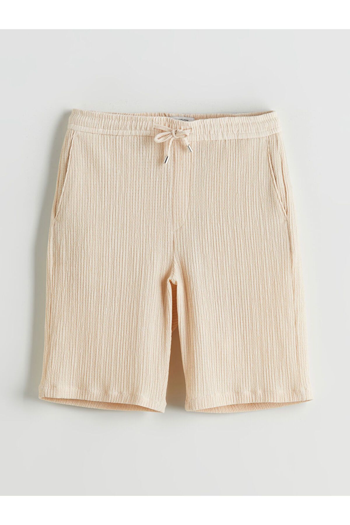 LC Waikiki Regular Fit Dokulu Erkek Şort