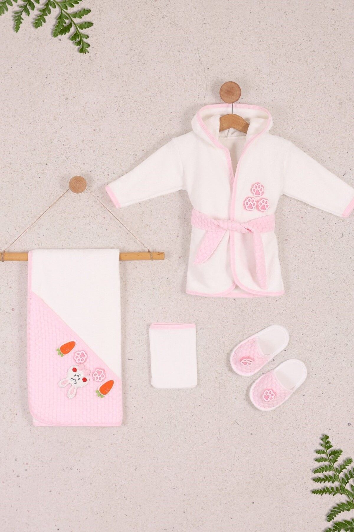 yuga kids Pamuklu 4 Parça Ön ve Arka Tavşan Baskılı Bebek & Çocuk Bornoz Seti