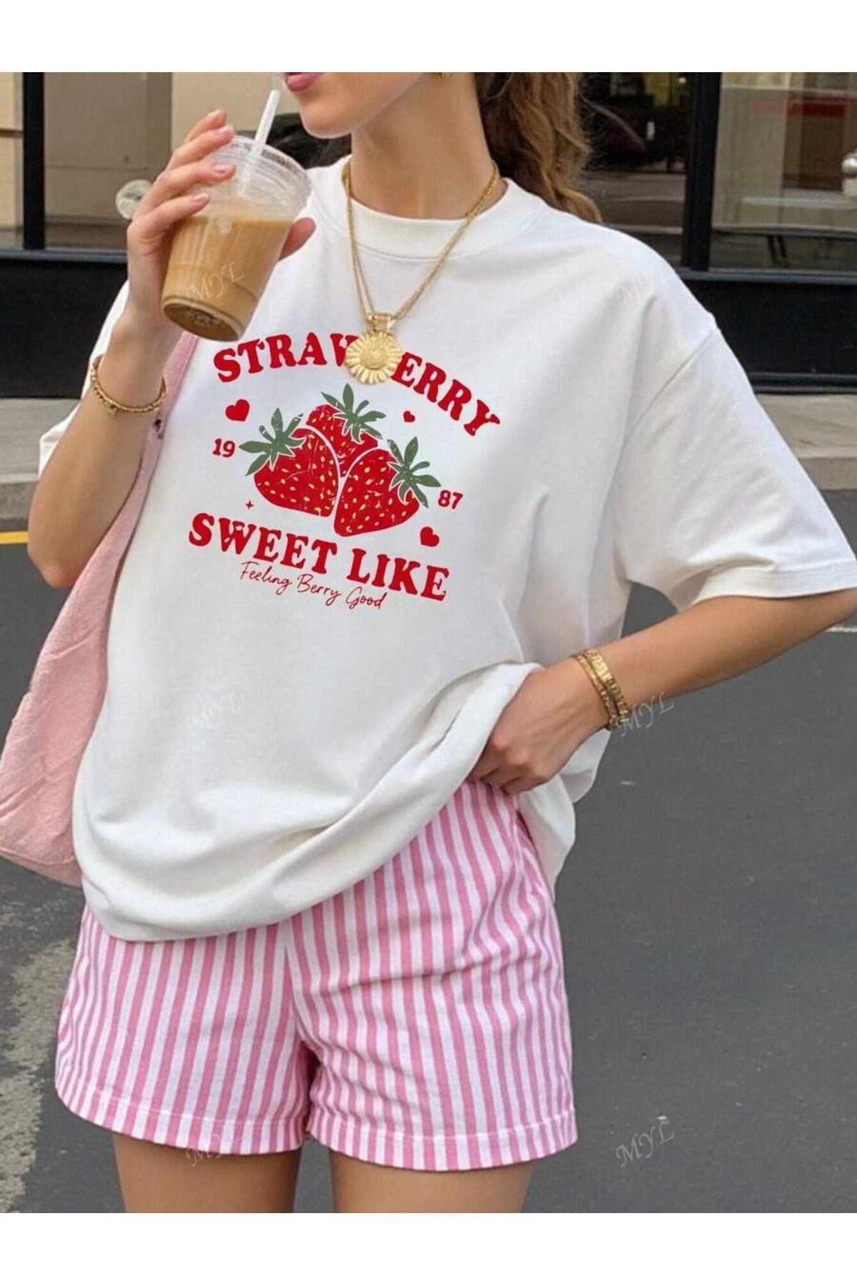 Josette Unisex Sweet Çilek Baskılı Oversize T-Shirt