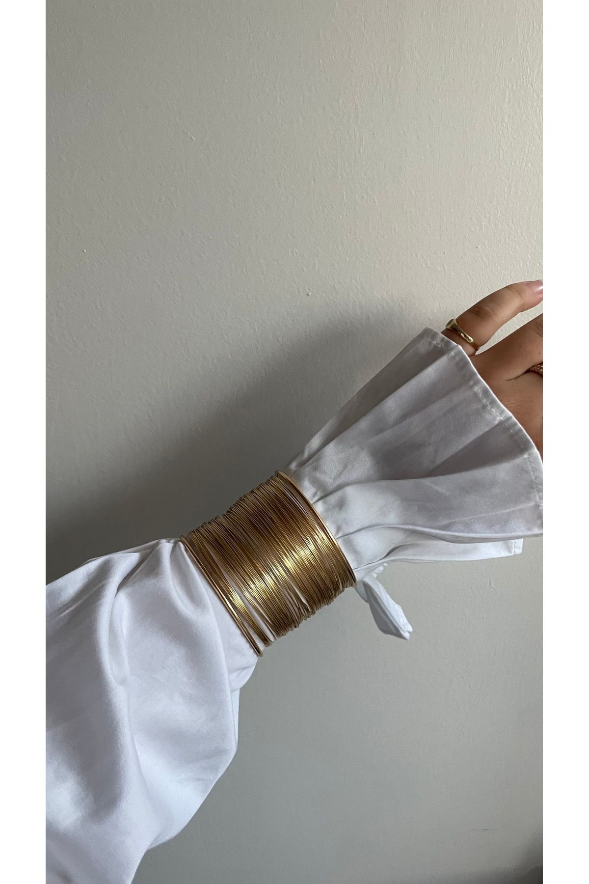 ZEYCE Gold Trend Kalın Telli Kelepçe( hem kola hem pazıya takıp ayarlanabilir)