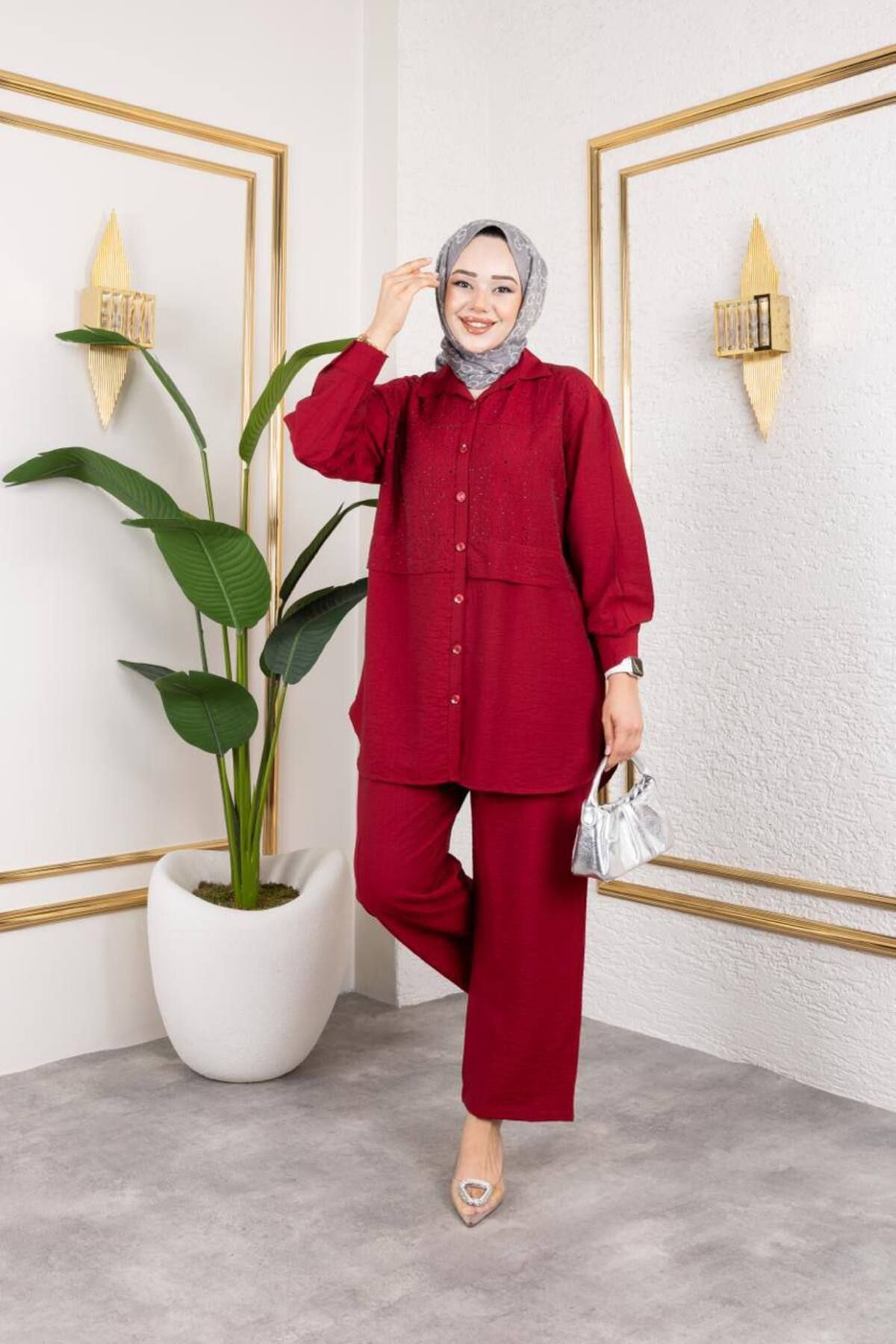 Yağmur Taş Detaylı Çilek Takım