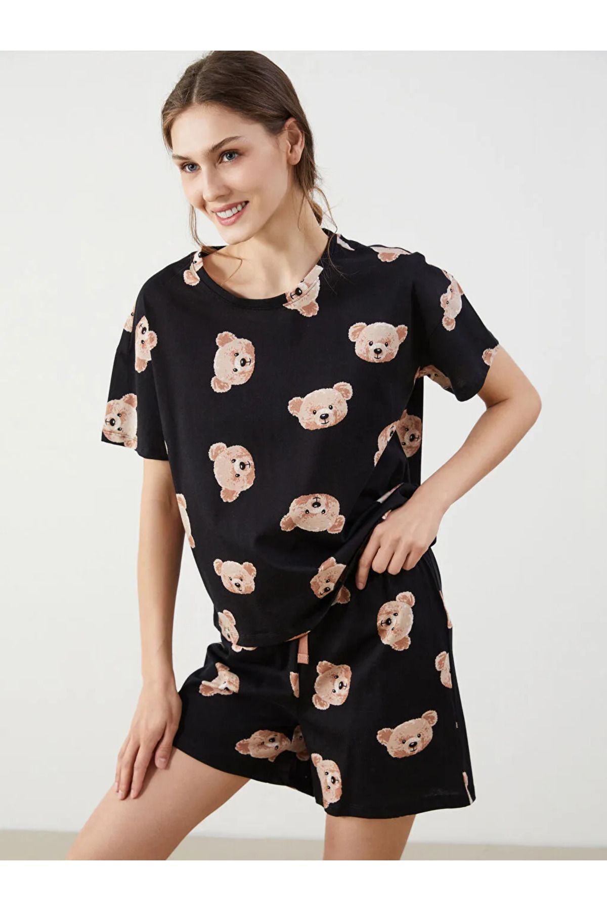 LC Waikiki Bisiklet Yaka Ayı Baskılı Kadın Şortlu Pijama Takımı
