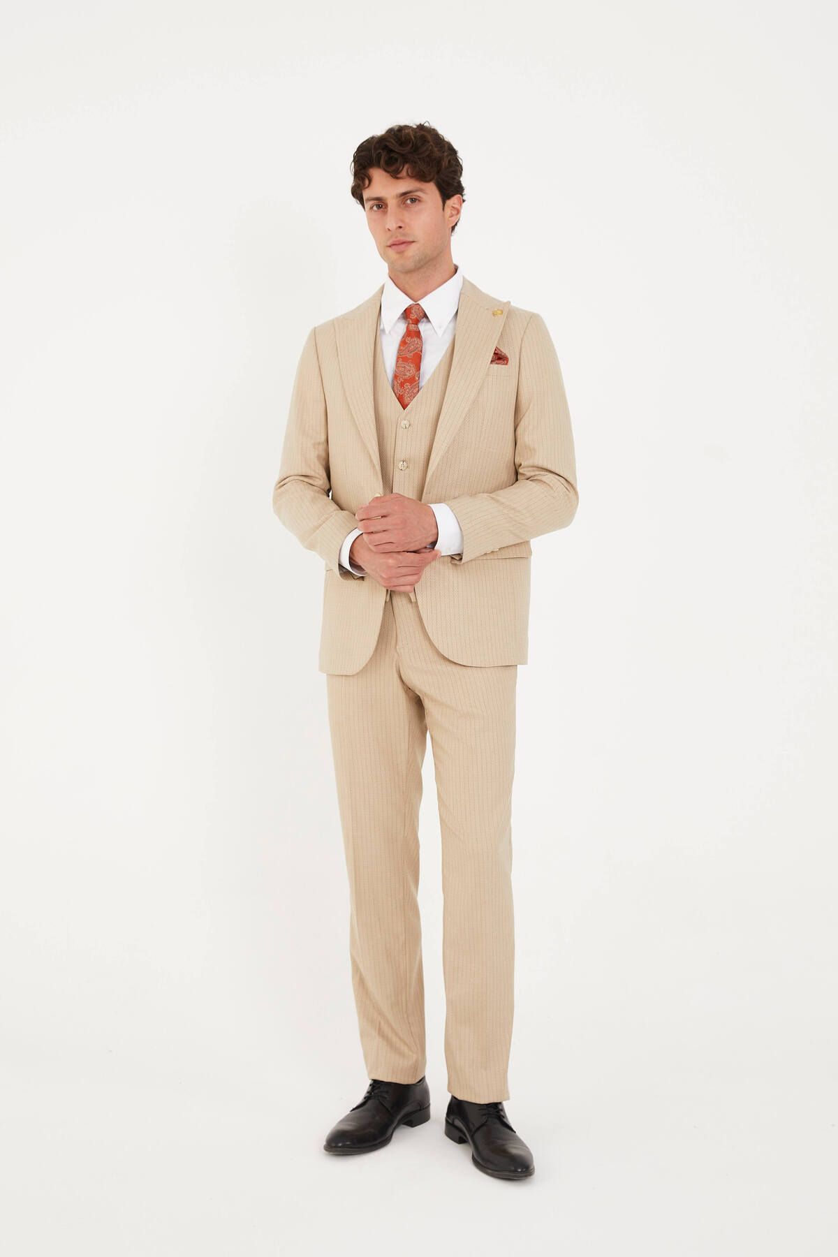The Tailor Classics Çizgili Çift Yırtmaçlı Yelekli Takım Elbise