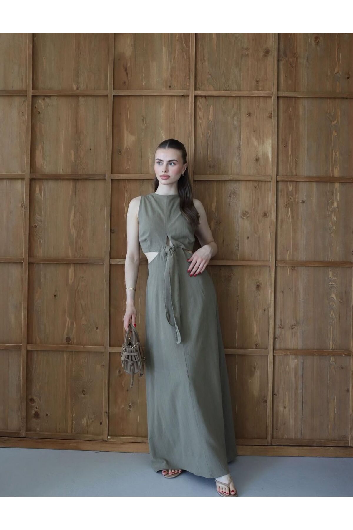 YONEZ MODA Kadın Keten Bel Dekolteli Kuşak Detaylı Maxi Elbise