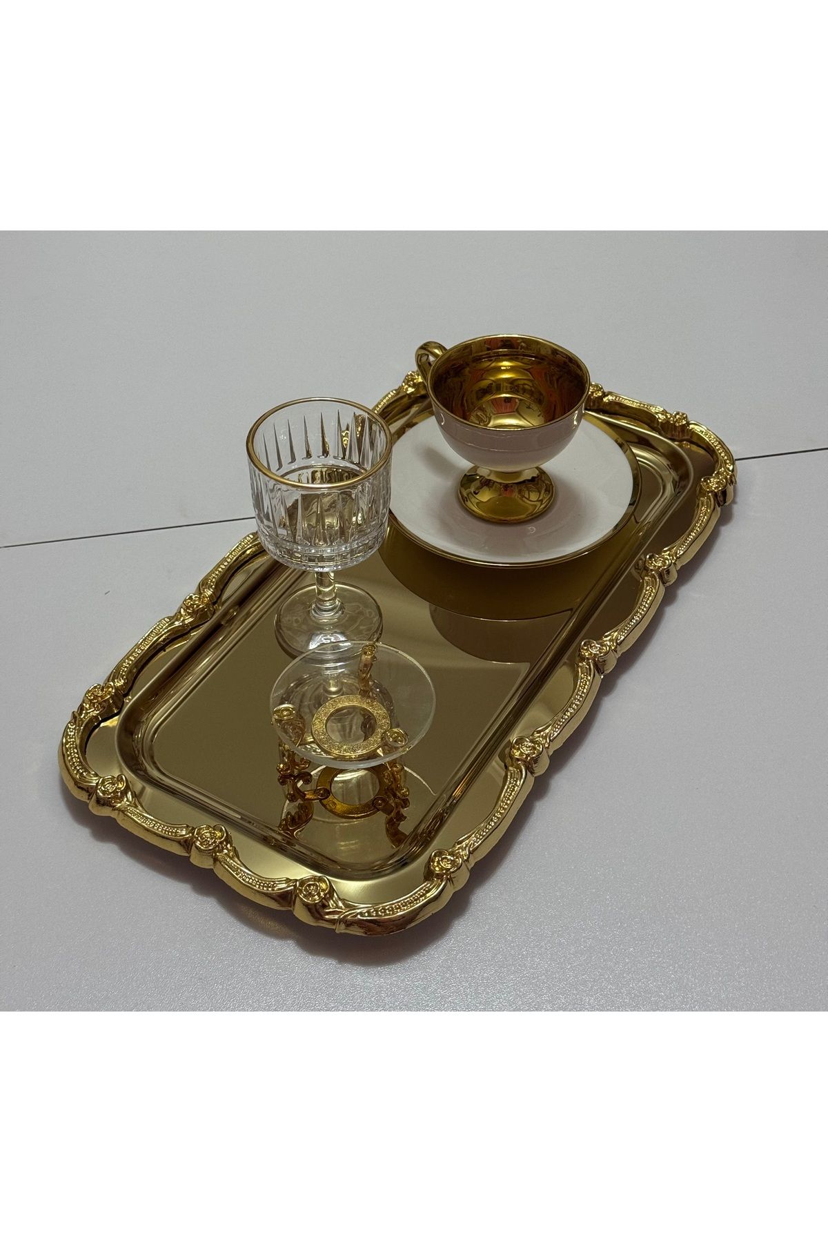 SEVA ÇELİK 1 ADET GOLD BÜYÜK DİKDÖRTGEN GOLD ÇERÇEVELİ SUNUM TEPSİSİ ÇAY KAHVE 17*33 CM