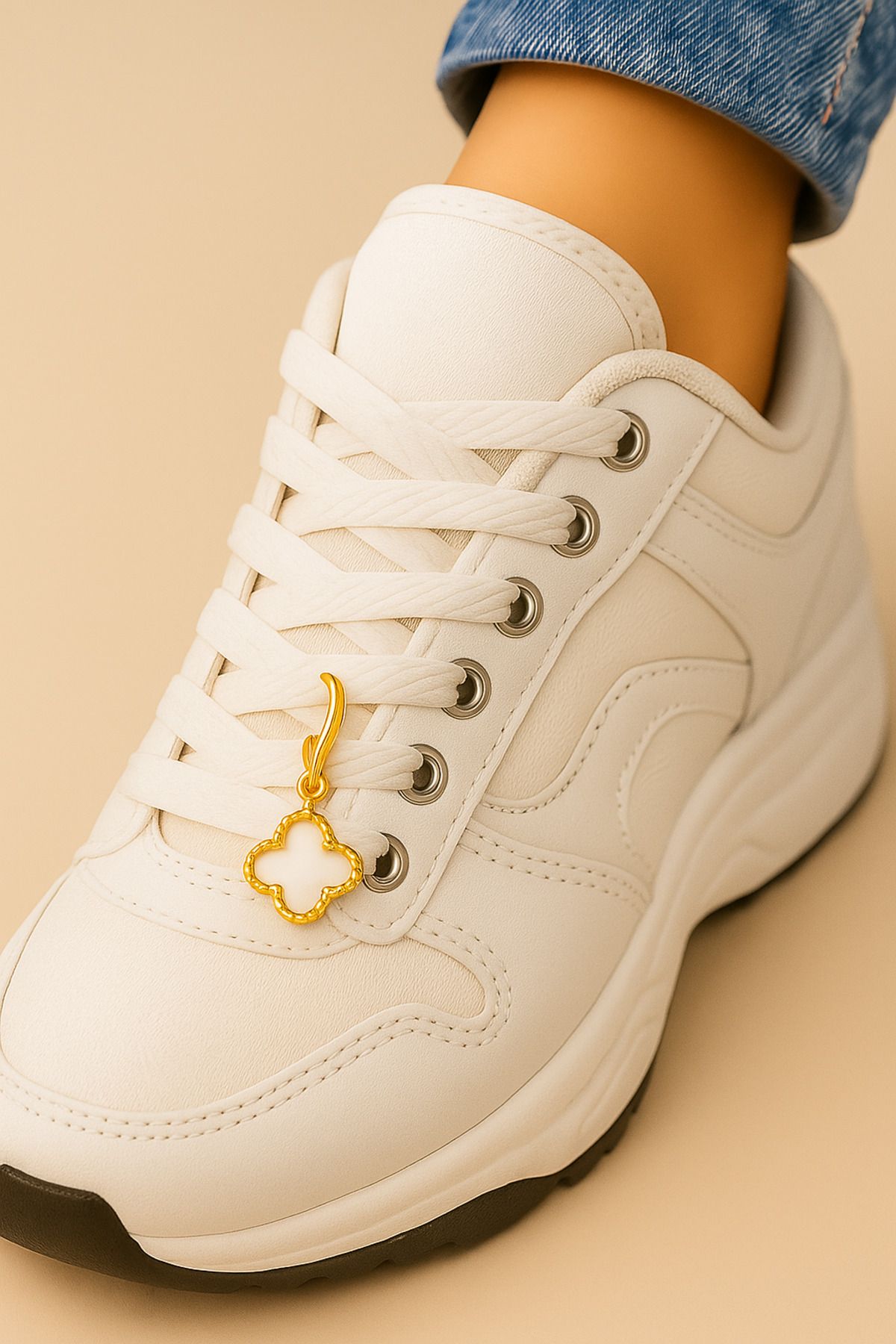 Wisstoria Collections Ayakkabı Charm Yonca Model Gold-Sarı Renk