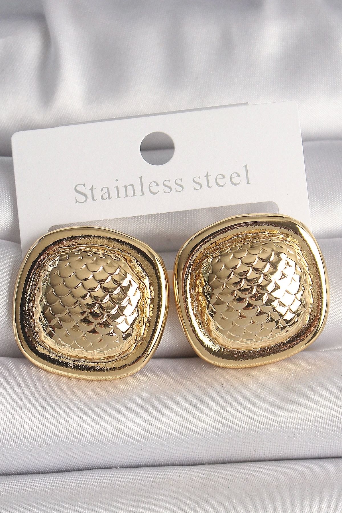 Nemere Pirinç Gold Renk İşlemeli Kare Model Kadın Küpe - TJ-BKP10149