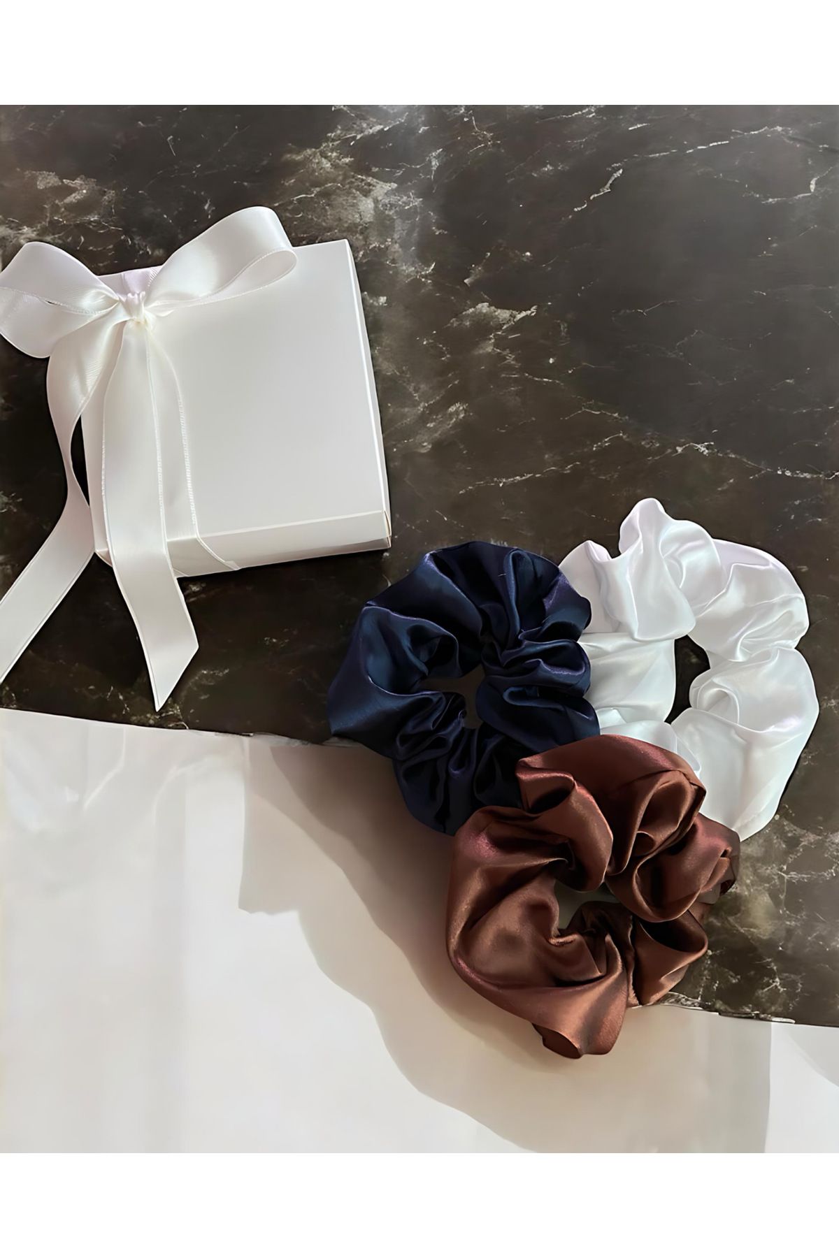 MODA ÖZEL KUTUDA 3'LÜ SATEN TOKA SETİ