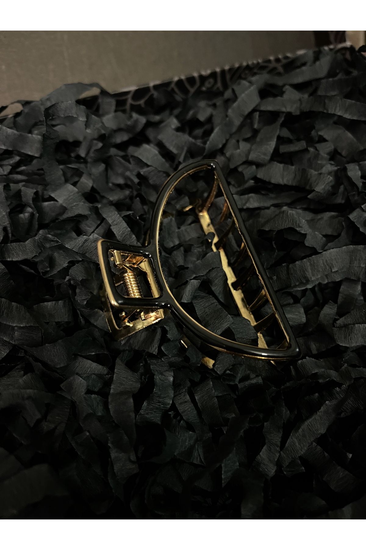 Butik Gold Renk Siyah Çerçeveli Saç Tokası