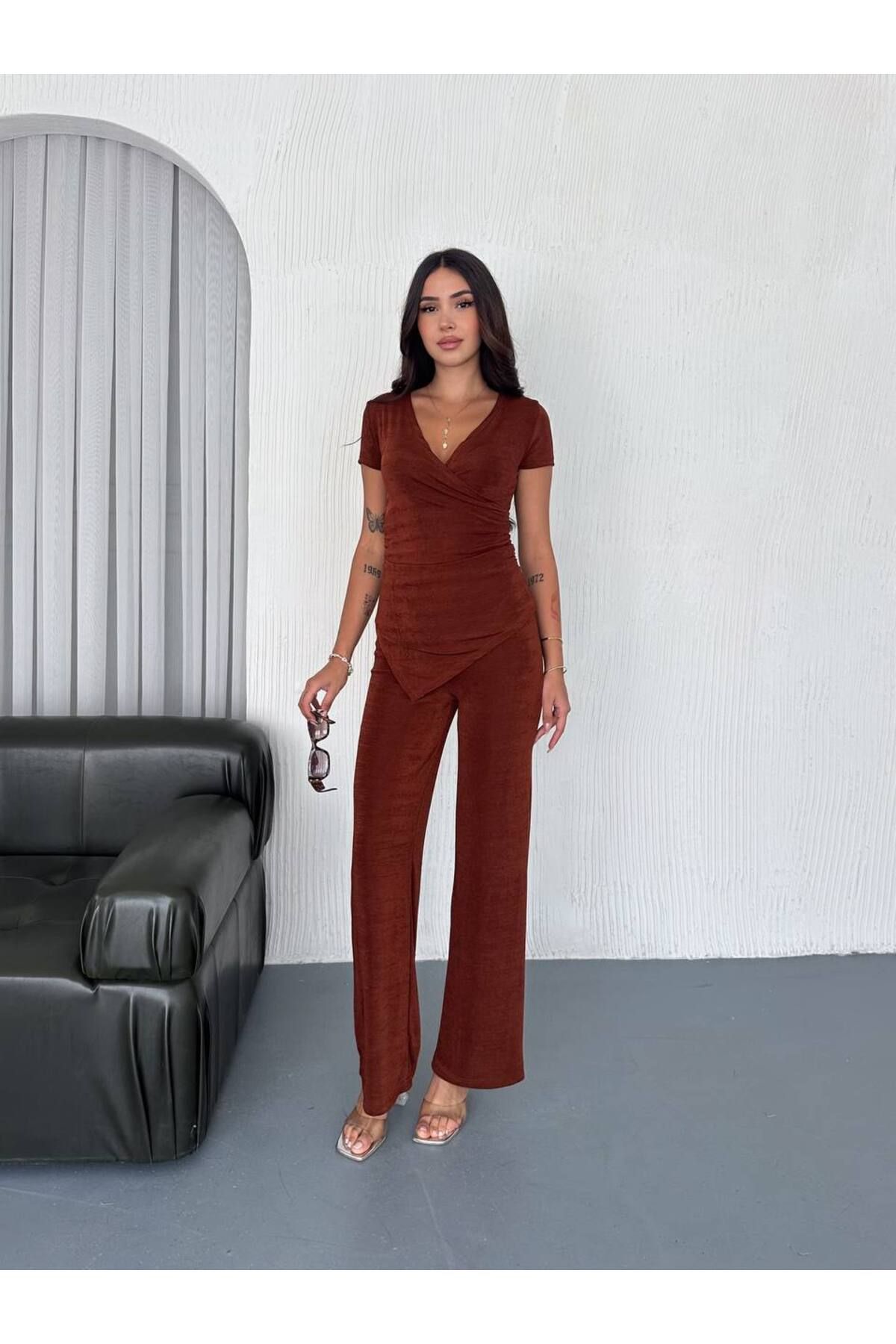 Castivo Fashion V Yaka Drapeli Kısa Kollu Salaş Takım