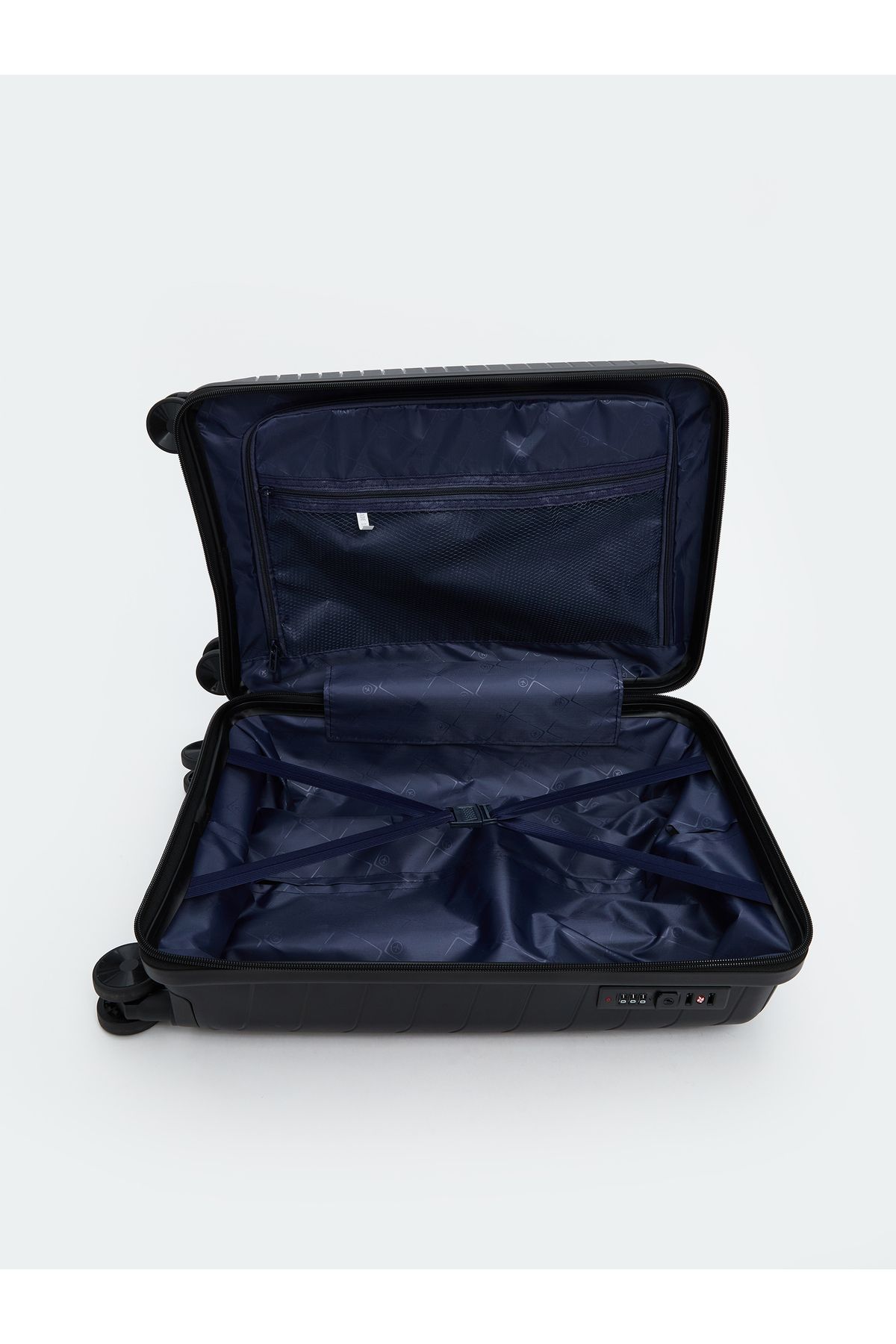 LC Waikiki-Small Size Suitcase with Lock Detail 4
