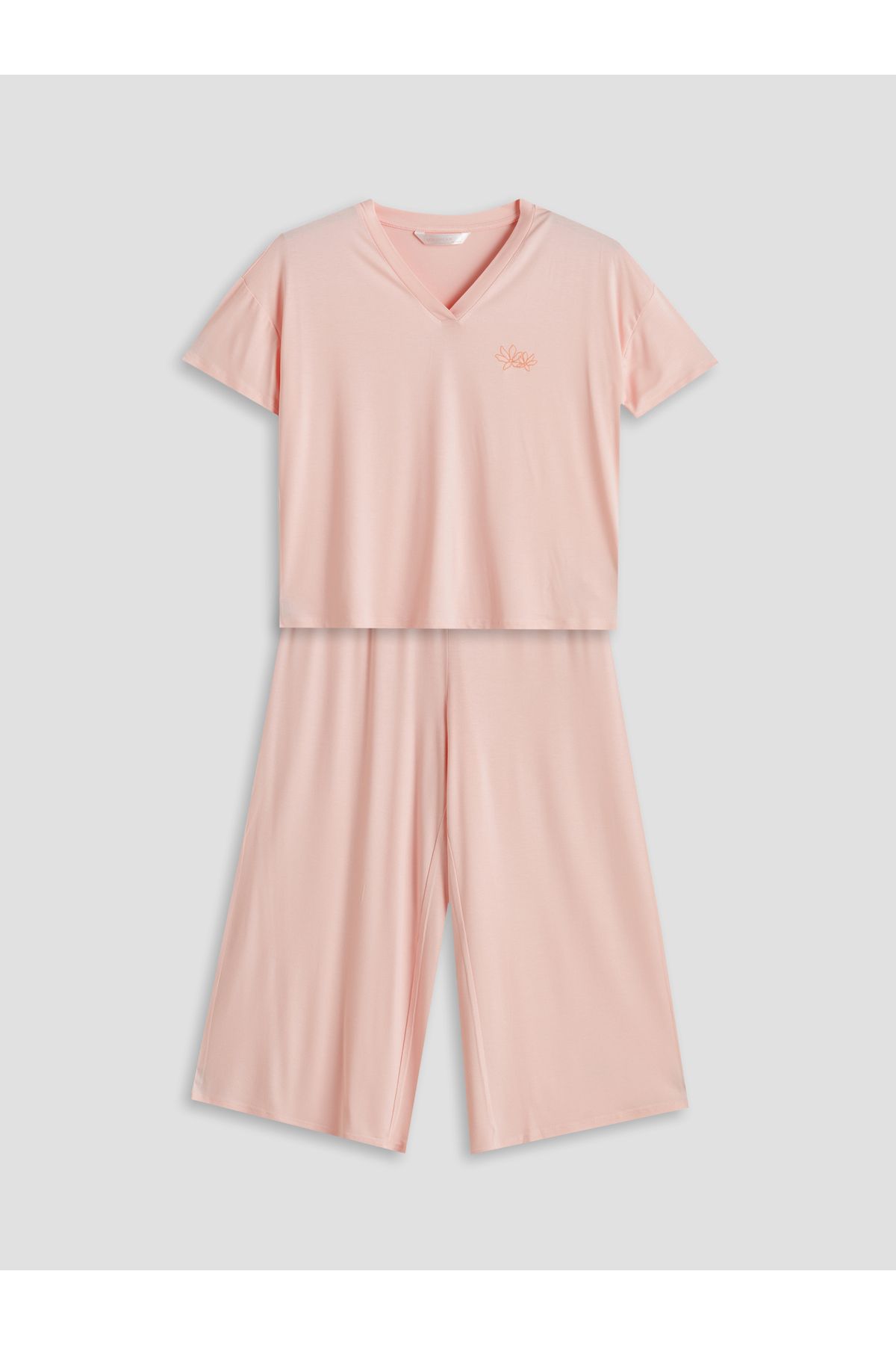 LC Waikiki V Yaka Çiçekli Kadın Kaprili Pijama Takımı