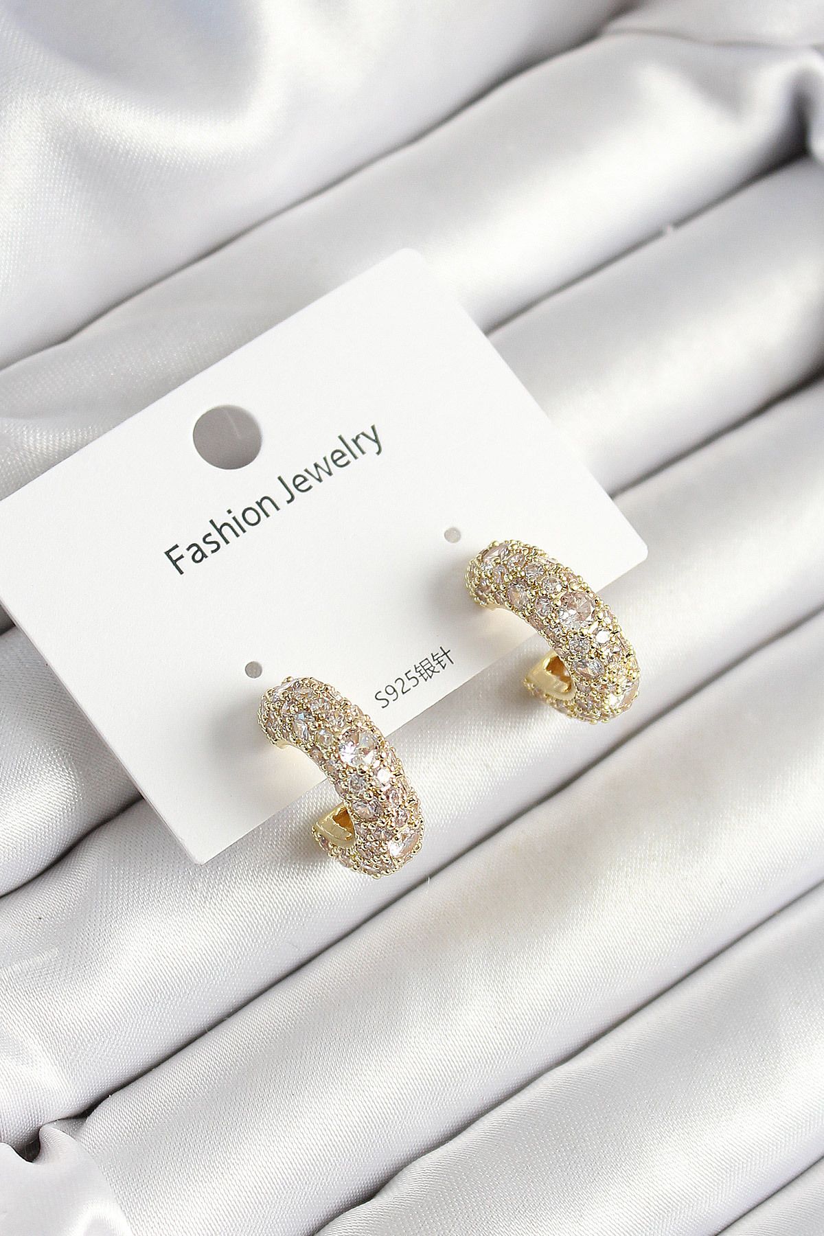 LovelymCo Pirinç Zirkon Taşlı Halka Model Gold Renk Kadın Küpe - Lisinya