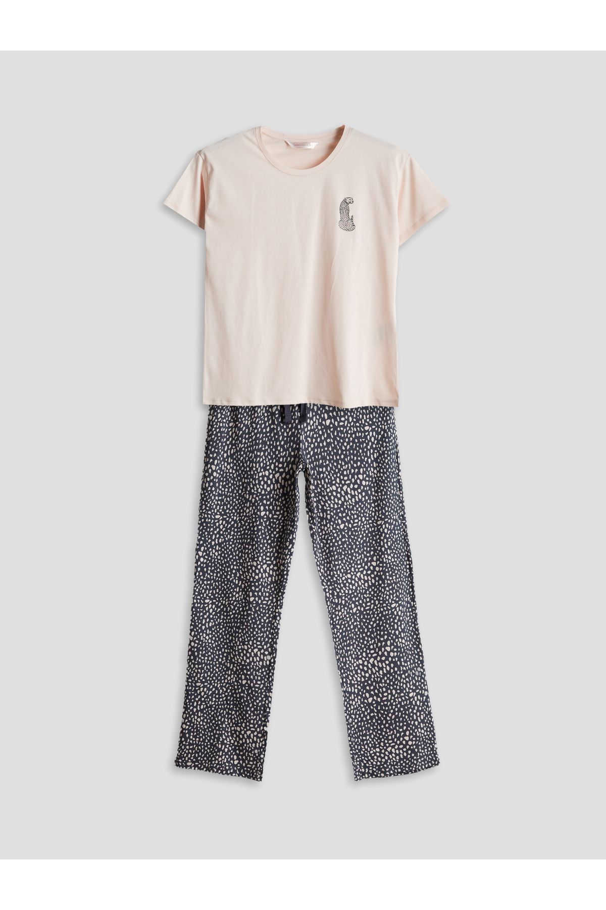 LC Waikiki Bisiklet Yaka Leopar Baskılı Kadın Pijama Takım
