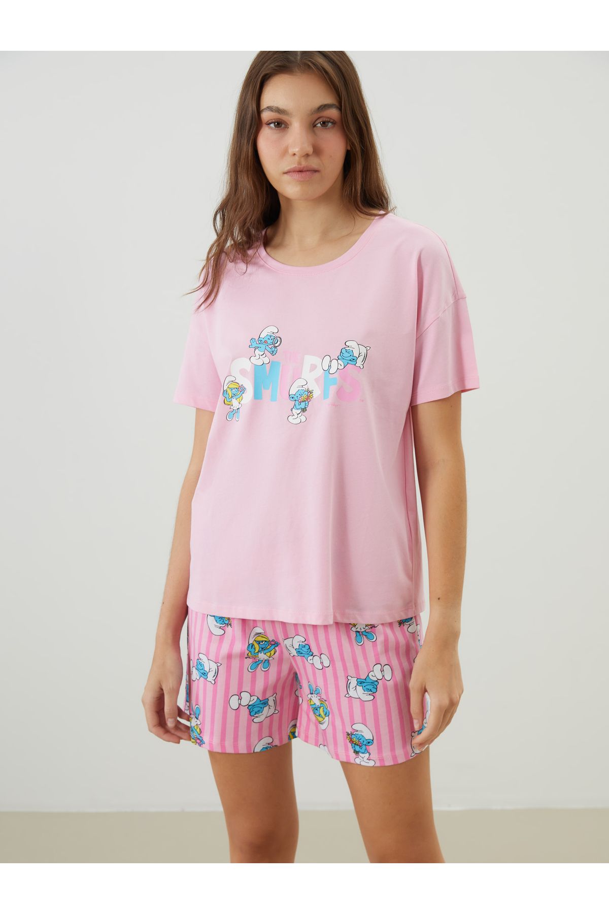 LC Waikiki Şirinler Baskılı Kadın Şortlu Pijama Takımı