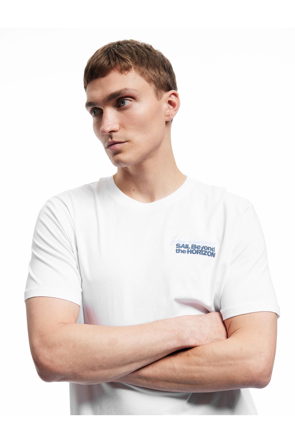 Koton İşlemeli Kısa Kollu Bisiklet Yaka Pamuklu Regular Fit Tişört