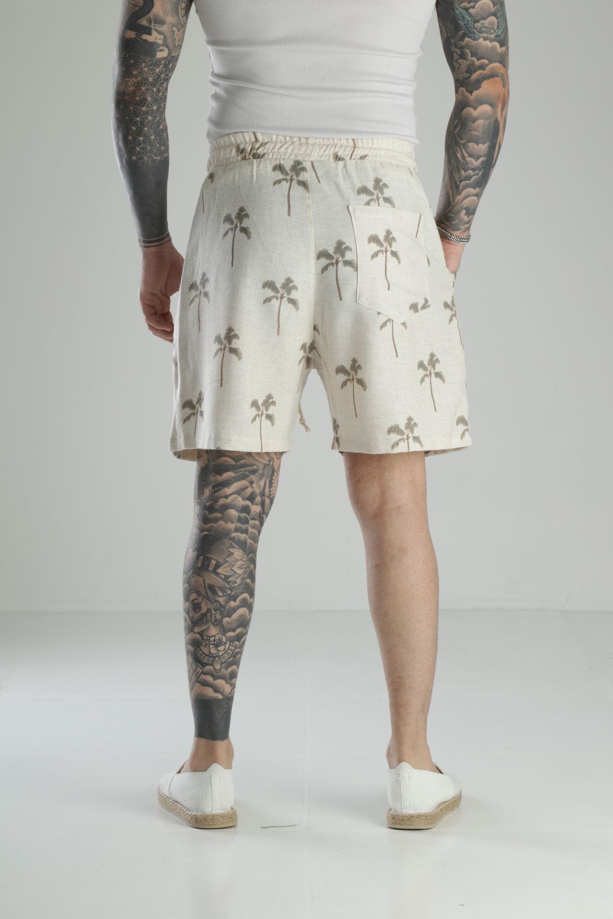 COCOPELLI-Palm Patterned Linen Shorts 4