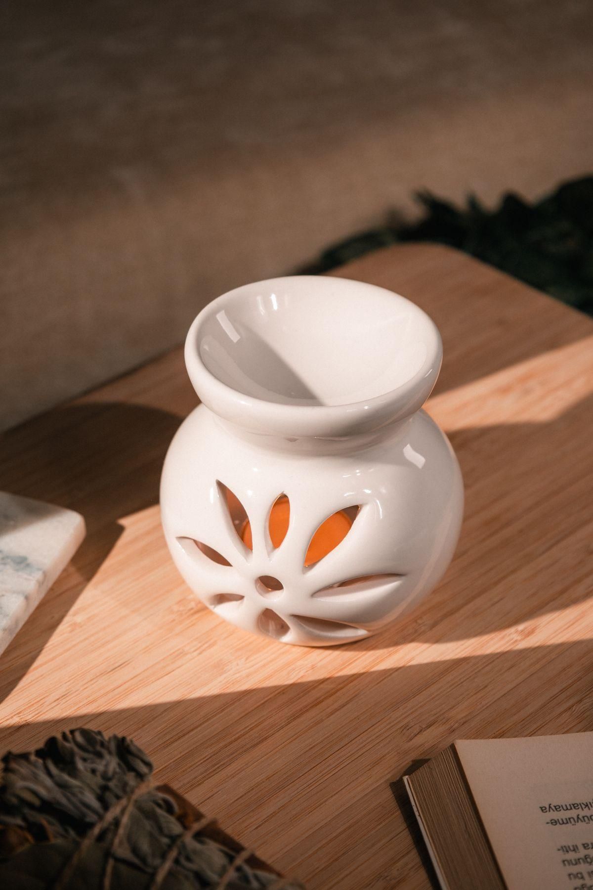 Love Bundles Lotus Desenli Seramik El Yapımı Beyaz Buhurdanlık