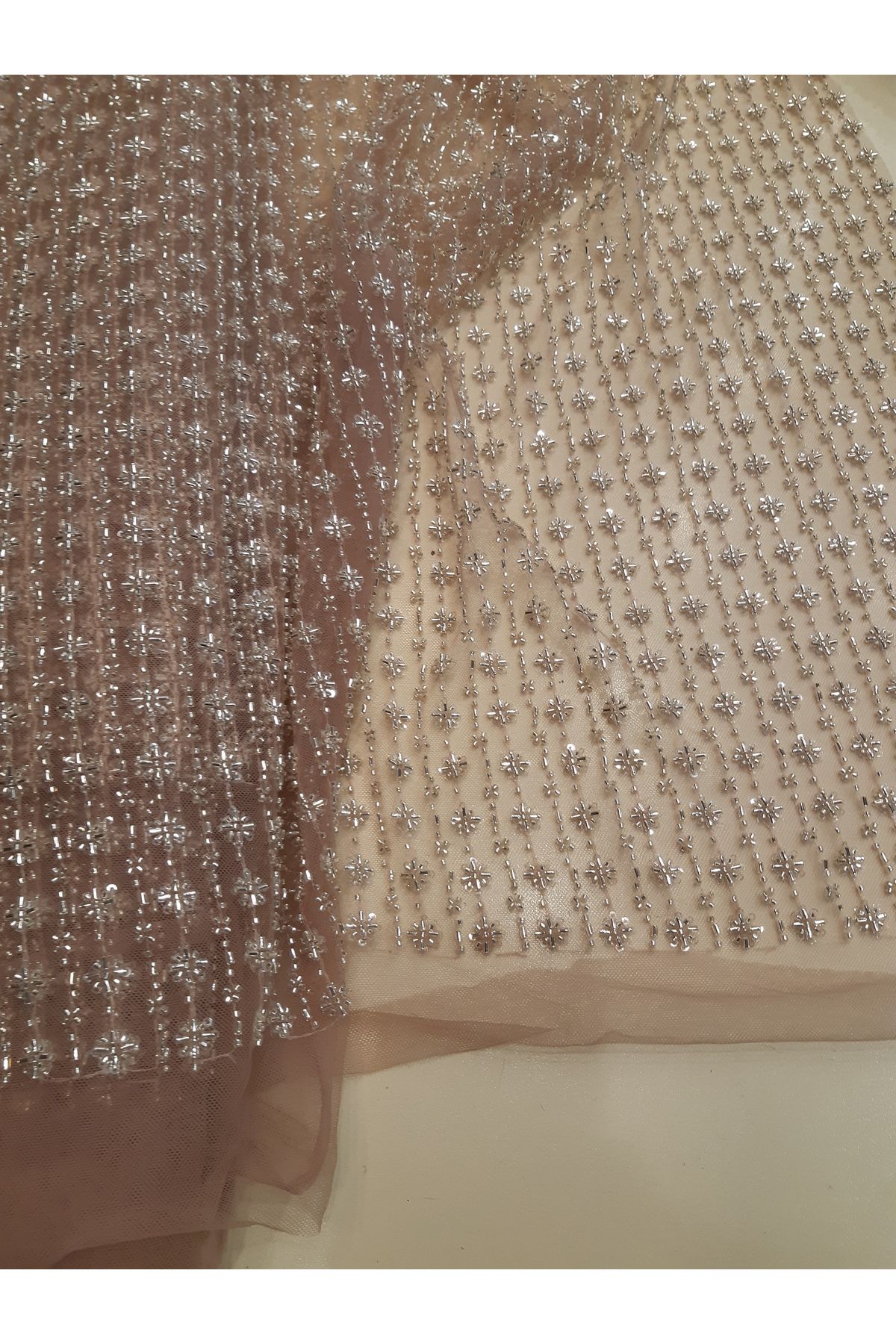 Safir Kumaş Abiye İçin Taş ve Boncuk İşlemeli Bebe Mavi Dantel 3 Metre ( Alt astarı Dahil)
