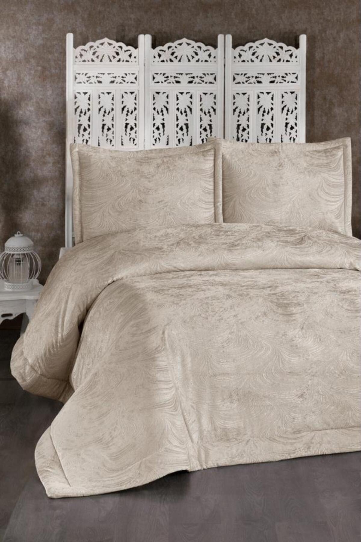Çeyiz Diyarı Efsun Elyaf Dolgulu Çift Kişilik 250x255 Cm Yatak Örtüsü Krem