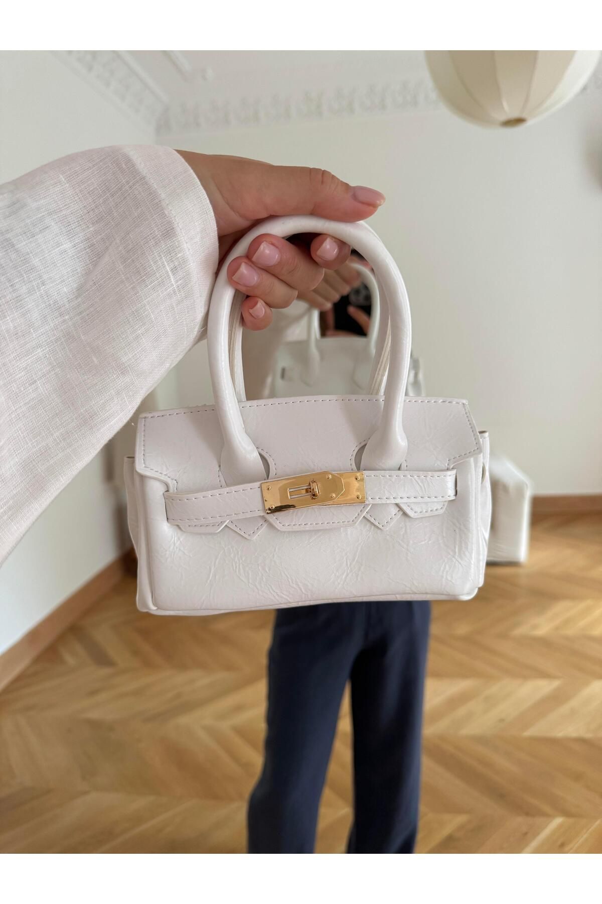 Tina İstanbul Kelly Kemer Aksesuarlı Mini Çanta Beyaz