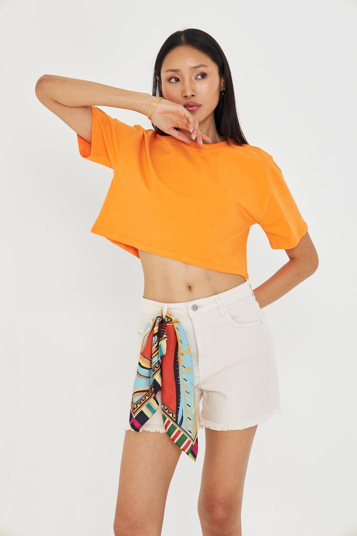 TIFFANY&TOMATO Bisiklet Yaka Crop T-Shirt