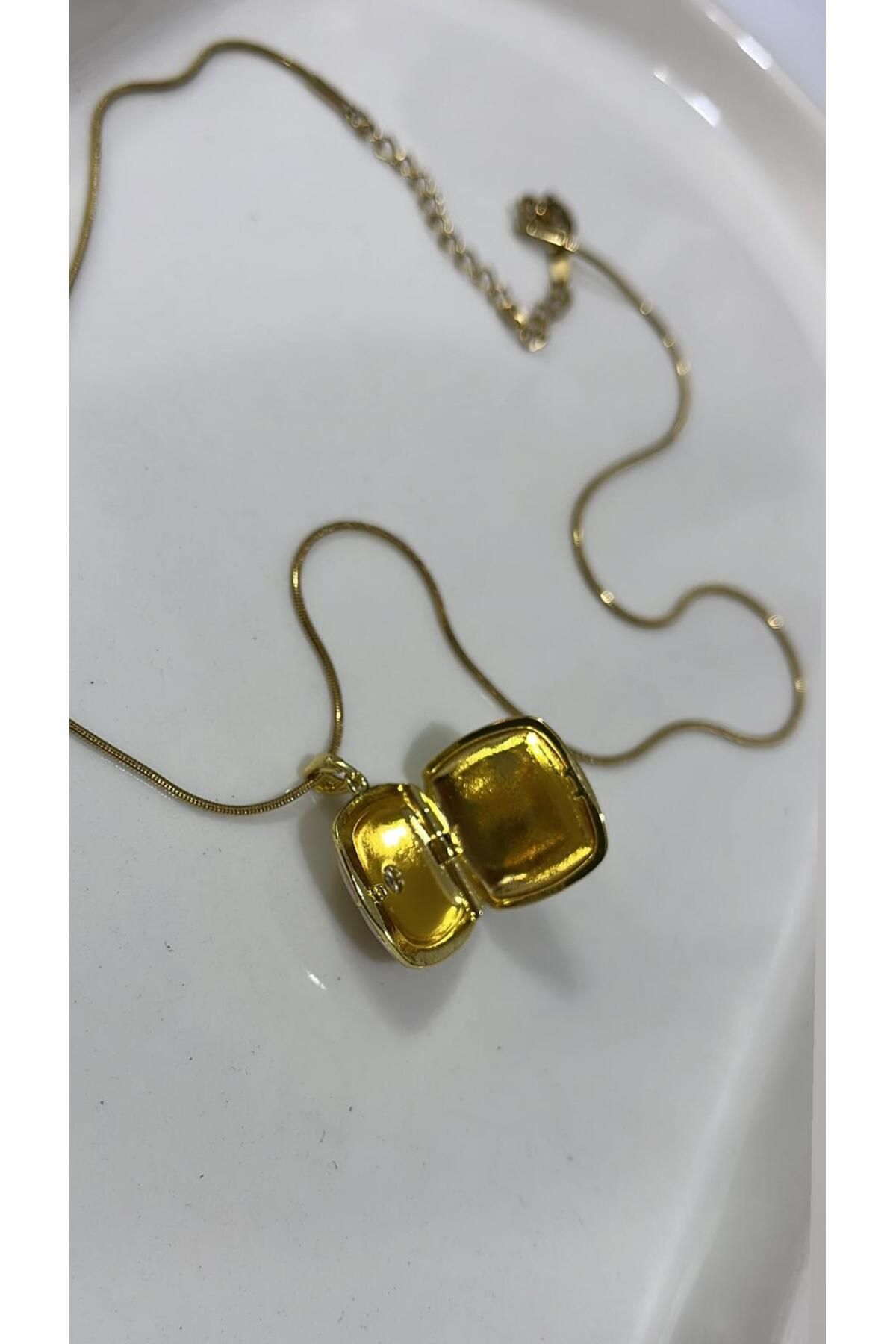 Resta SEDEFLİ GOLD KREM KAPAKLI KOLYE