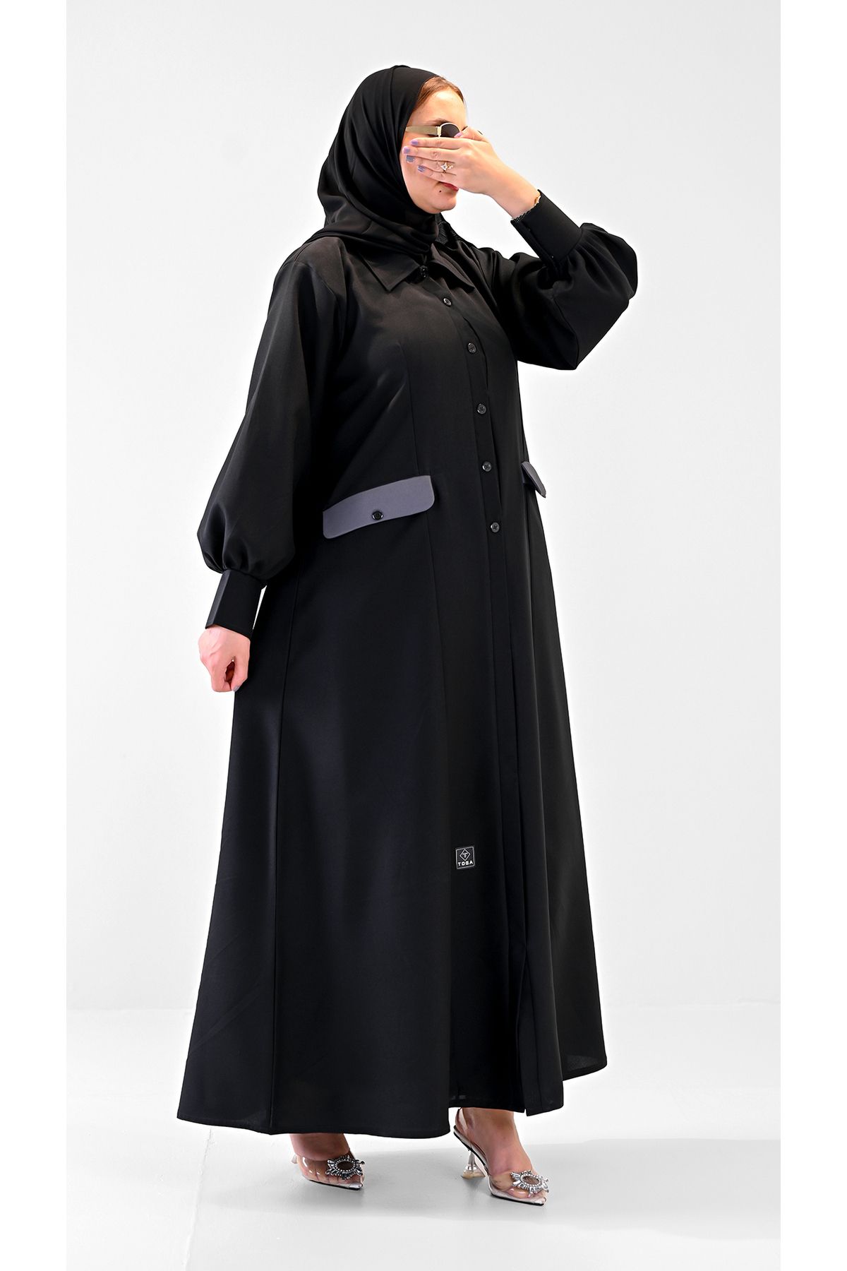 GENERAL-Black linen abaya with a turn-up collar and gray pockets - formal work design 7