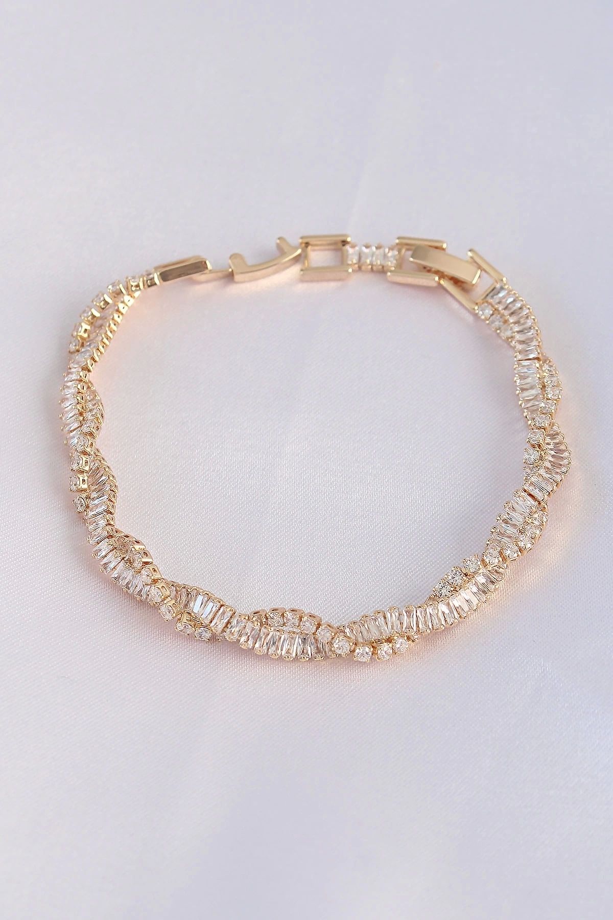 Generic Vip Seri Pirinç Zirkon Taşlı Gold Renk Sarmal Model Bileklik