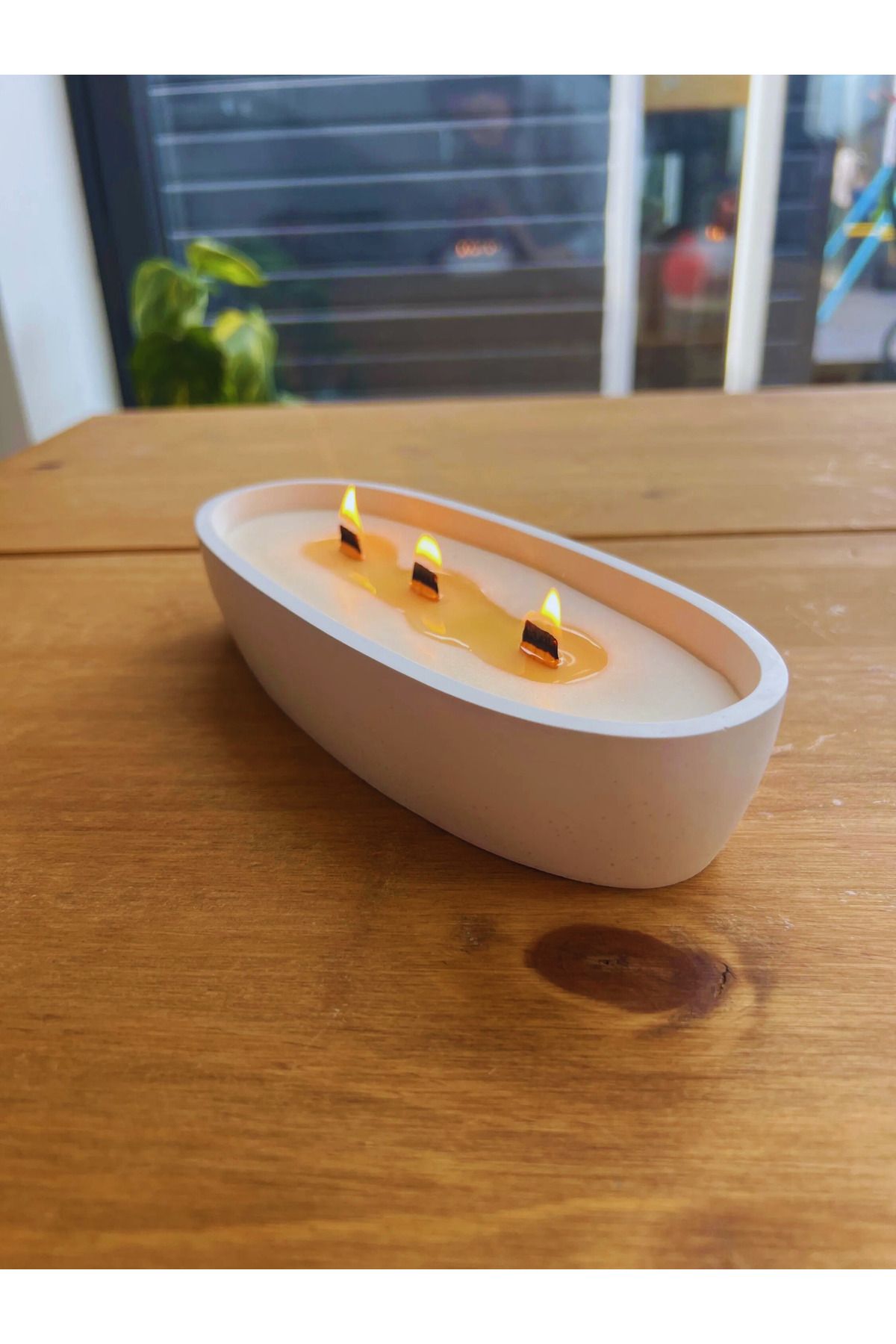 Nevhan Sanat Oval Beton Mum – %100 Doğal Soya Wax, Ahşap Fitilli, El Yapımı Dekoratif Mum (21.9X10.8 Cm)