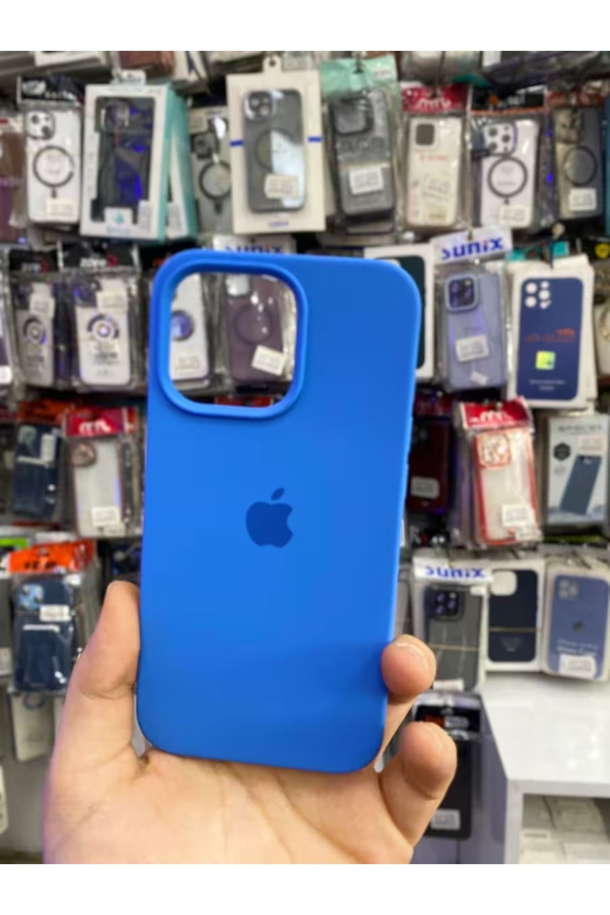 Soffany İPHONE 13 PRO UYUMLU LOGOLU LANSMAN İÇİ KADİFE KILIF