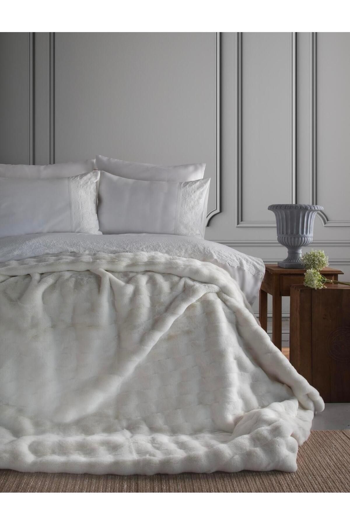 Apricitas HOME Cift Kisilik Yatak Örtülü Set Nolan Beyaz - Yatak Ortusu