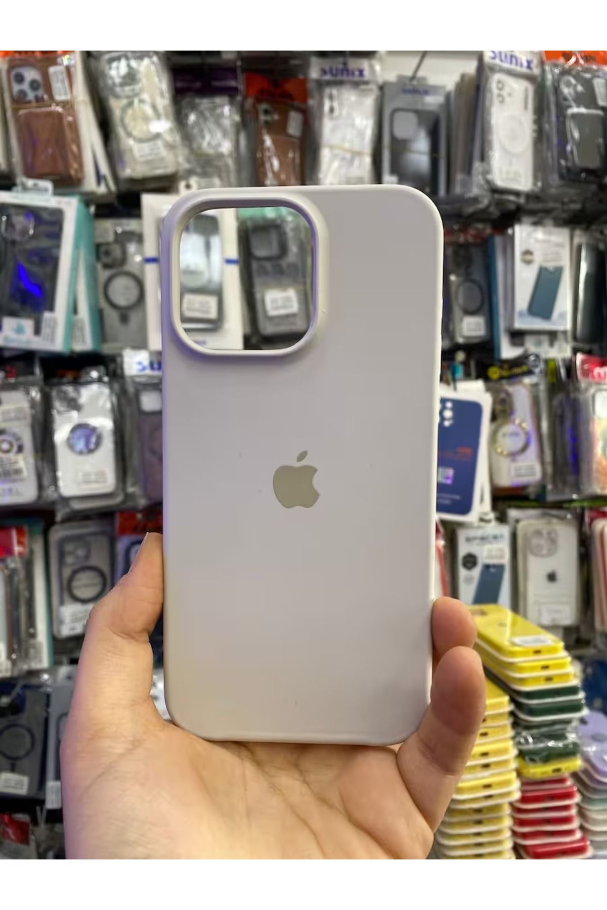 Soffany İPHONE 15 PRO UYUMLU LOGOLU LANSMAN İÇİ KADİFE KILIF