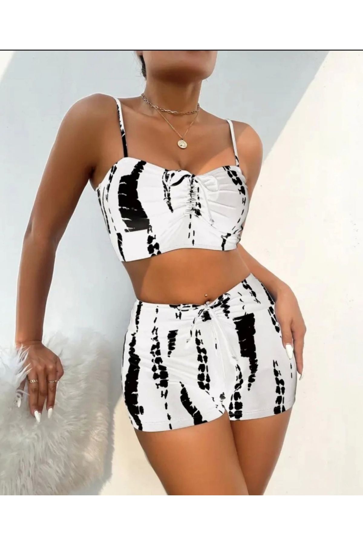 Butik Kadın Büzgü Detay Askılı Crop Mini Tayt Ikili Takım