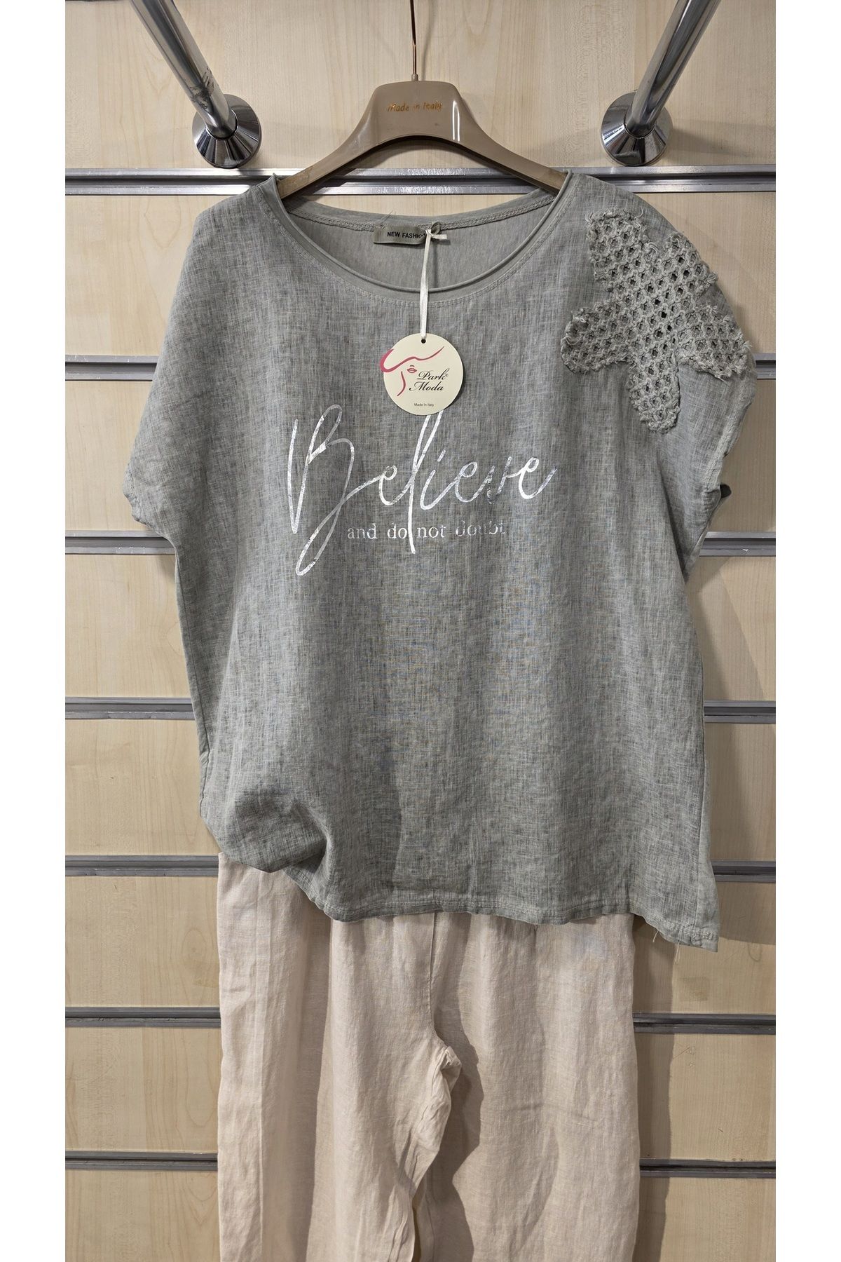 Park Moda İtalyan Bluz Yaldızlı Yazı Desen Aplike Çiçekli