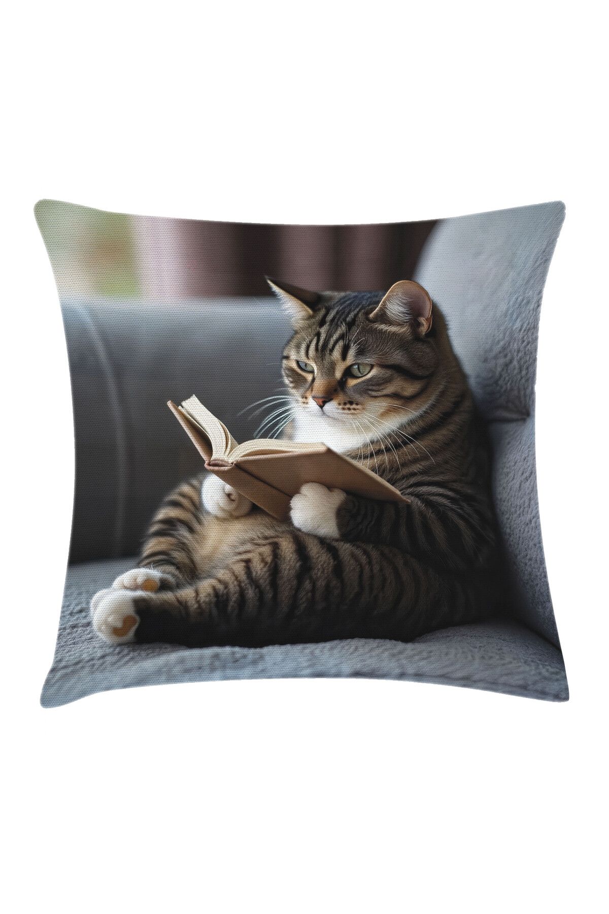 Orange Venue Tekir Kedi Desenli Minder Kılıfı, Kanepede Kitap Okuyan Kedi, Koyu Sepya ve Mavi Gri