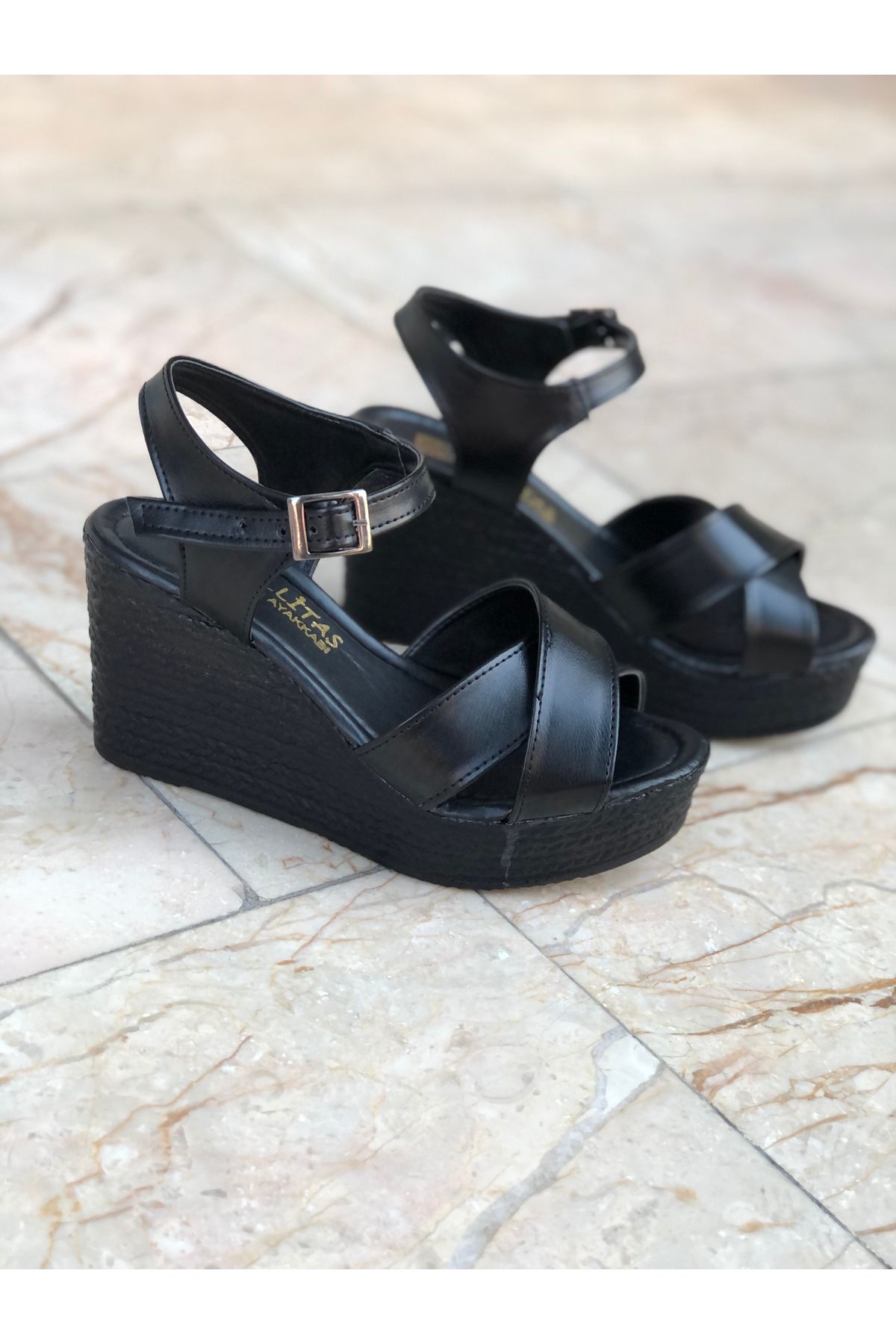 Bellitaş Hasır Dolgu Topuk Sandalet siyah