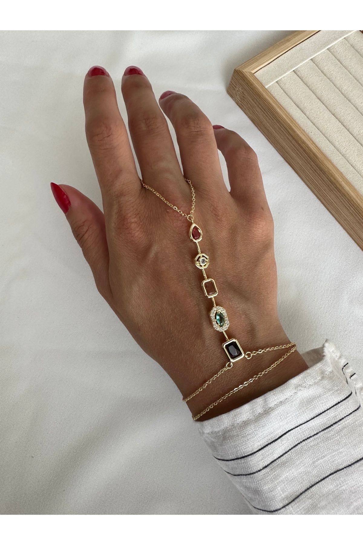 ringbox Gold Marka Renkli Taşlı Şahmeran