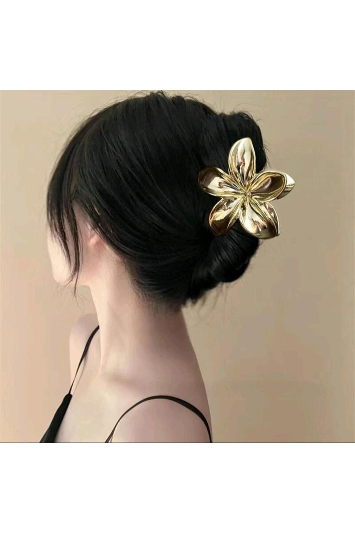 REBORN DESIGN Gold Renk Aloha Model Lotus Çiçeği Figürlü 8 cm Mandal Toka
