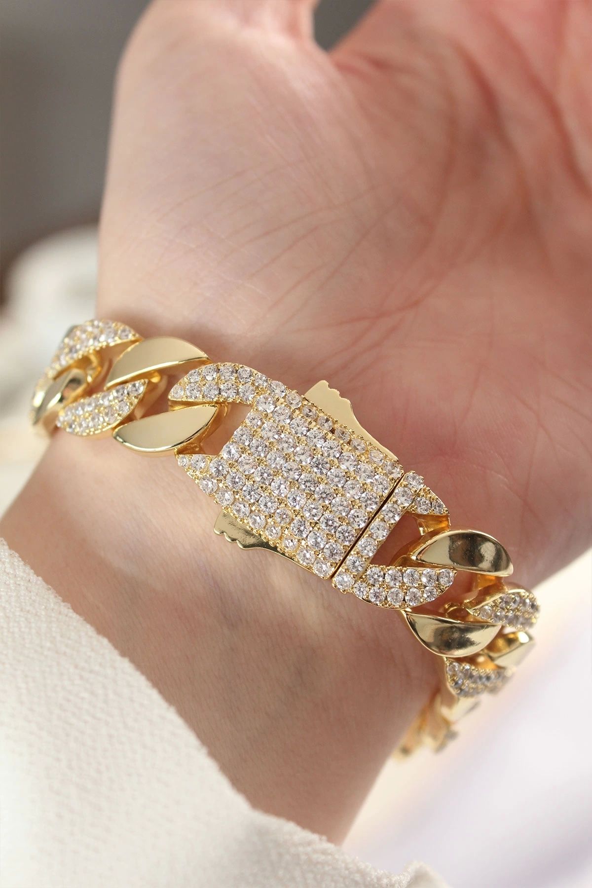 bamido Vip Seri Pirinç Zirkon Taşlı Gold Renk Gurmet Bileklik - Bamido