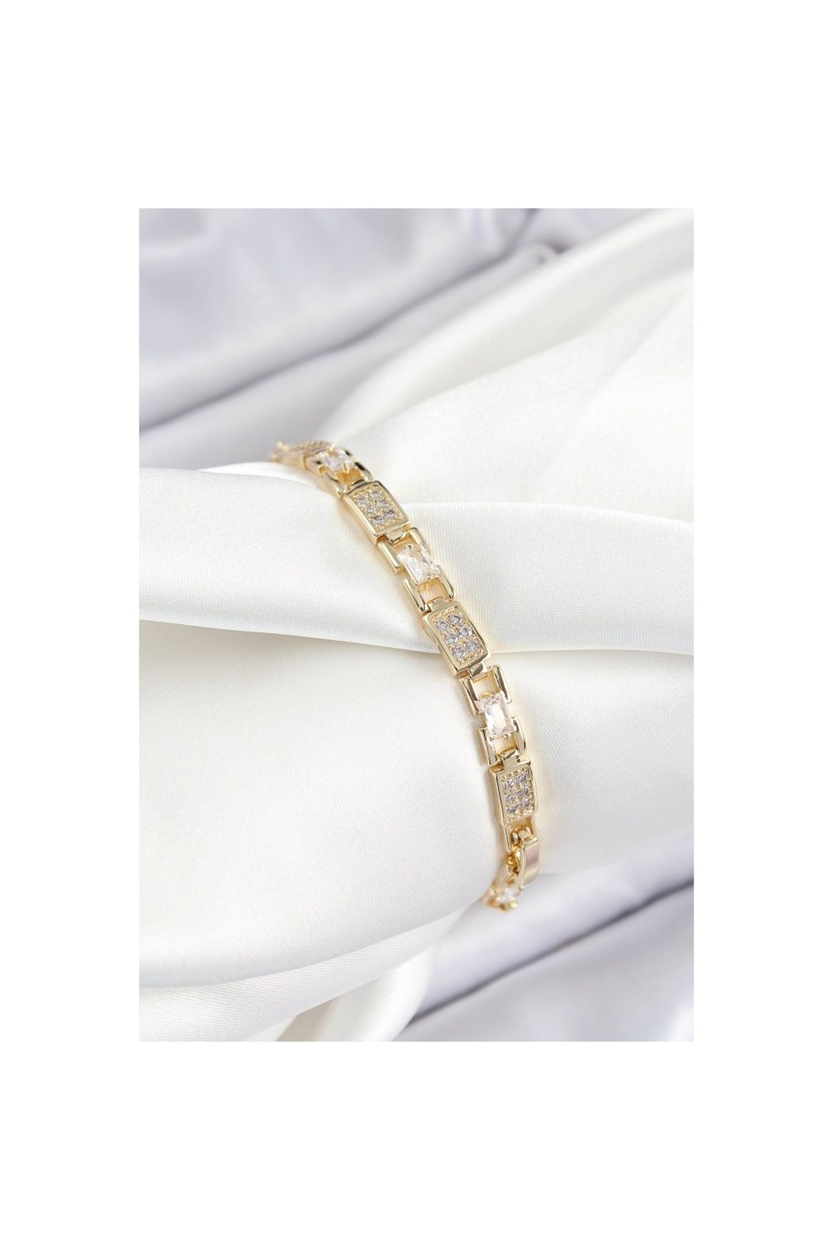 Findit Pirinç Zincir Model Zirkon Taşlı Gold Renk VİP Seri Kadın Bileklik