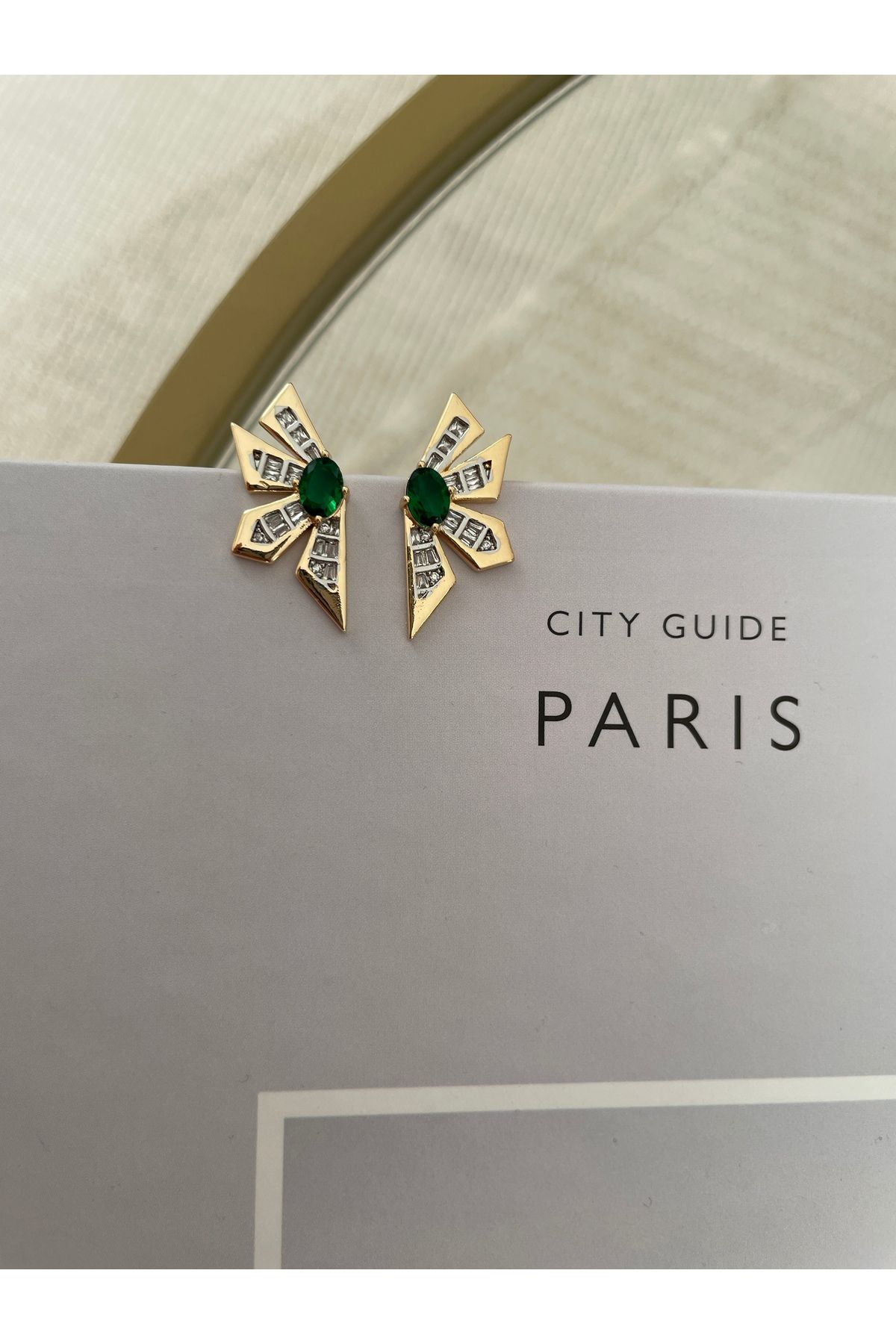 JEWELRY Parlak Yeşil Taşlı Küpe