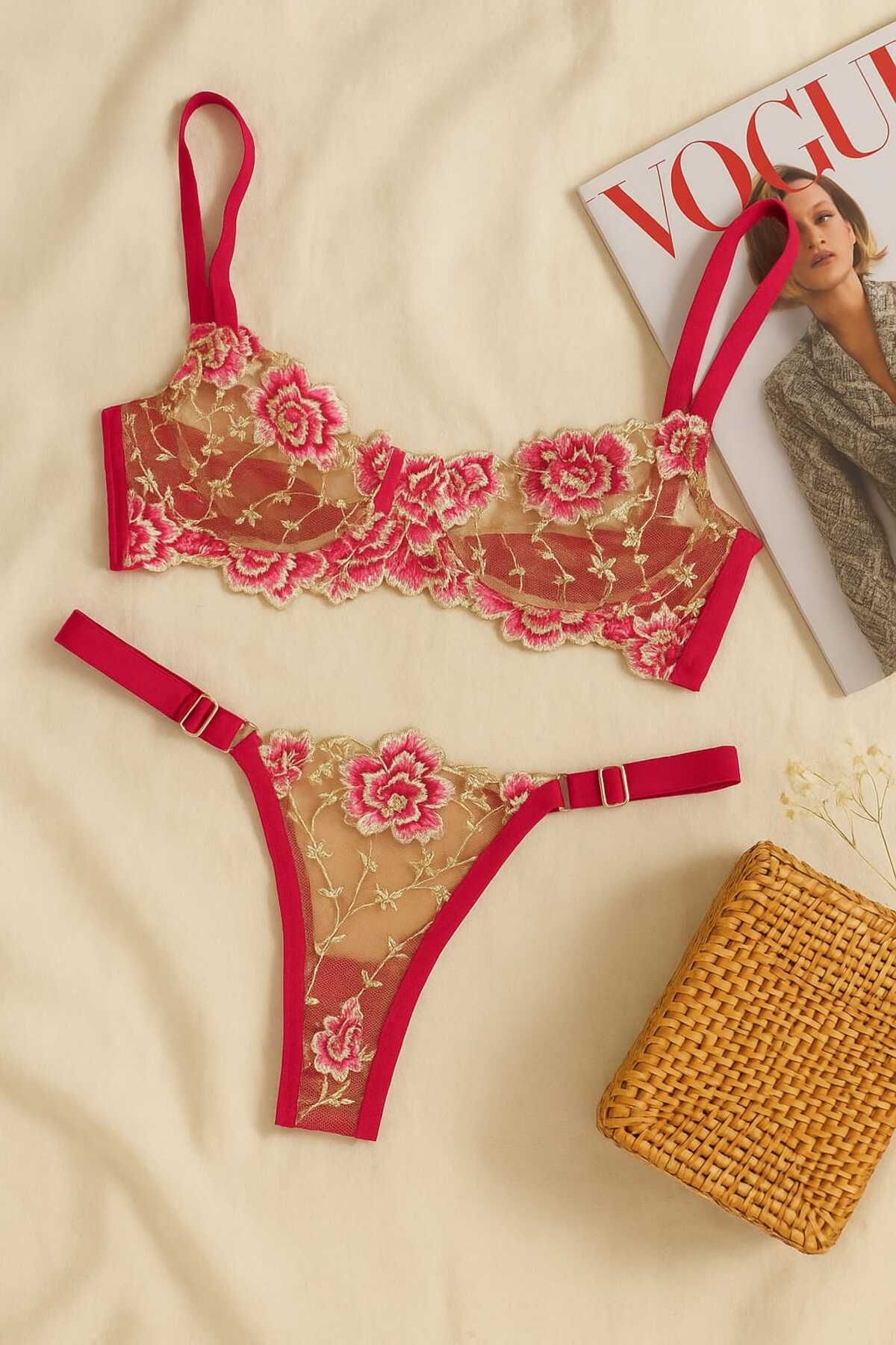 hepimiz alalım Fuşya Çiçek İşlemeli Transparan Bralet ve Tanga Takım