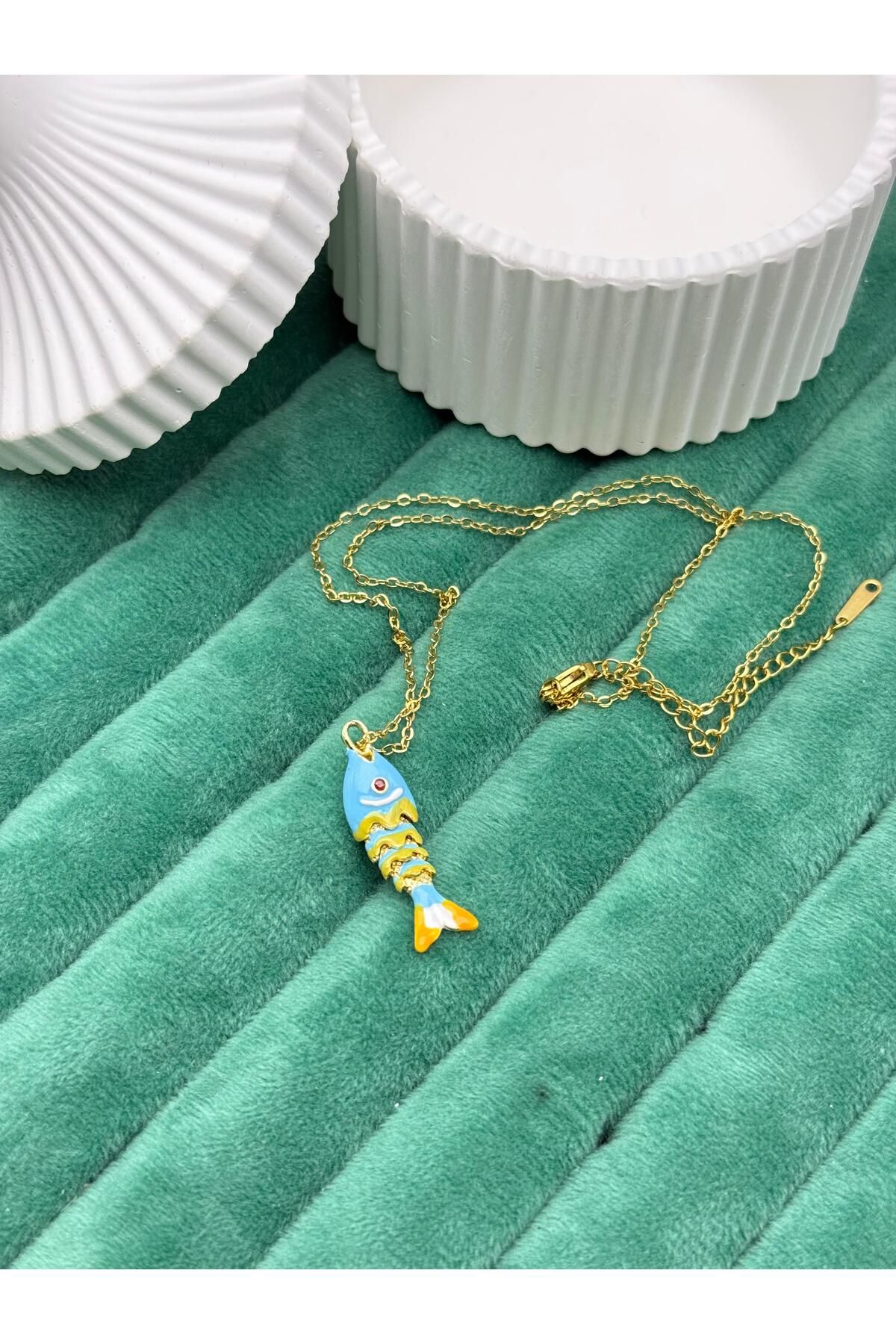 ilvesa shop Yeni Sezon Kararmaz Renkli Hareketli Balık Çelik Kolye
